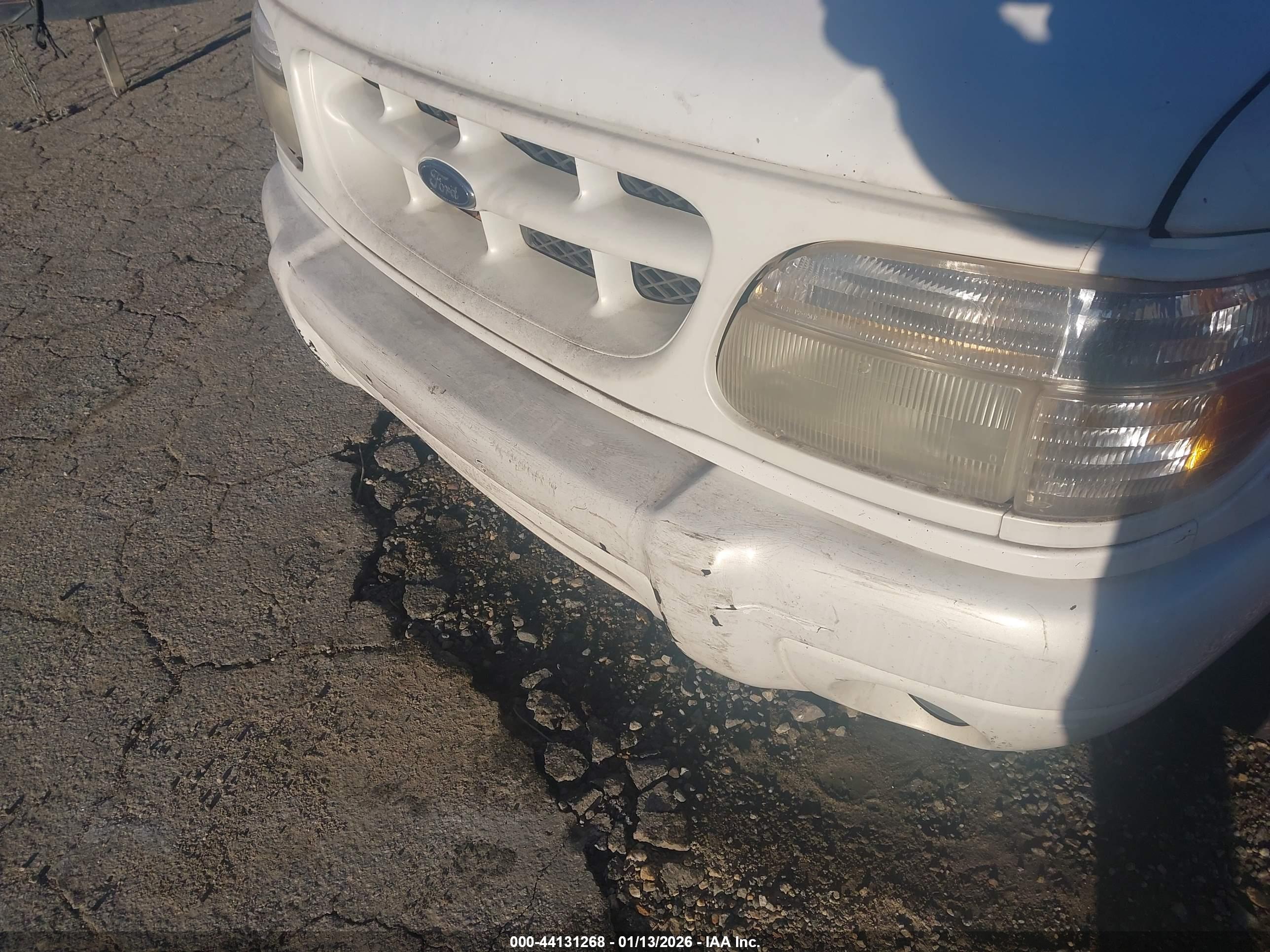 FORD EXPLORER image 6