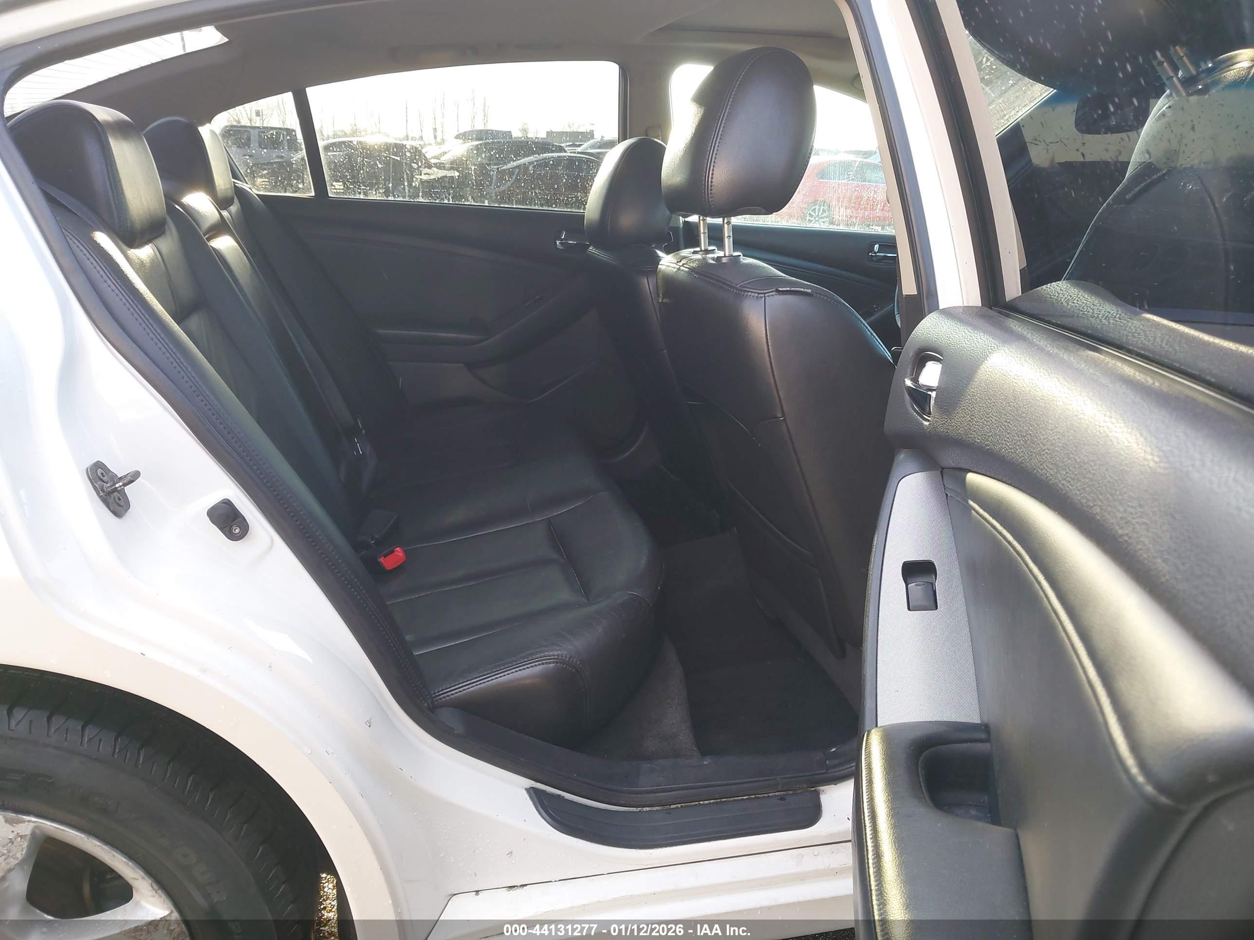 NISSAN ALTIMA image 8