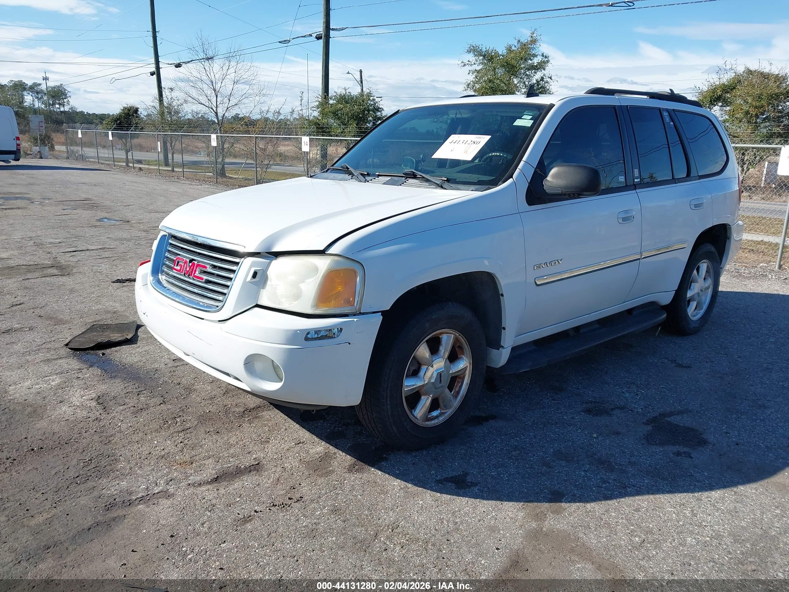 GMC ENVOY image 2