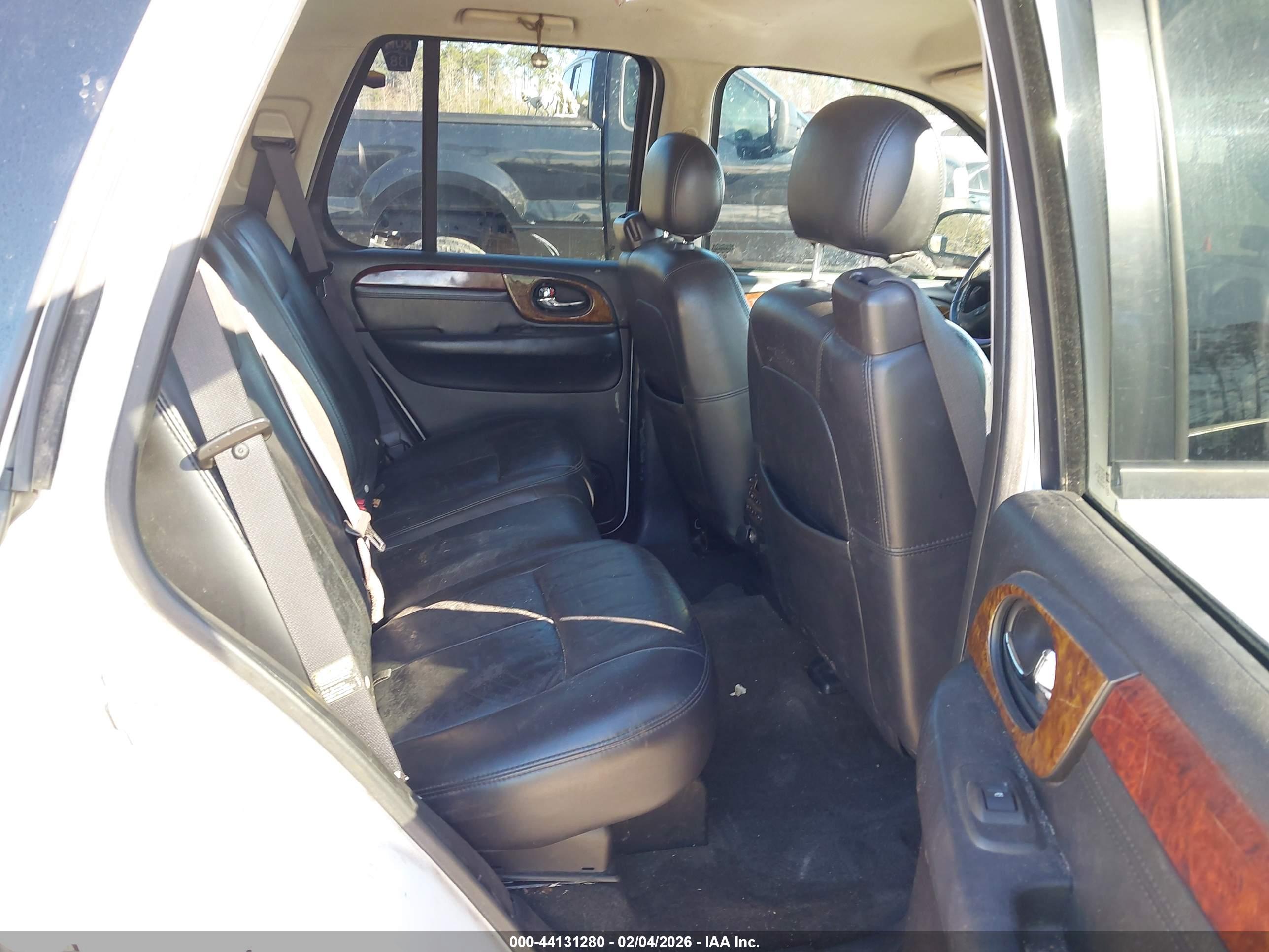 GMC ENVOY image 8
