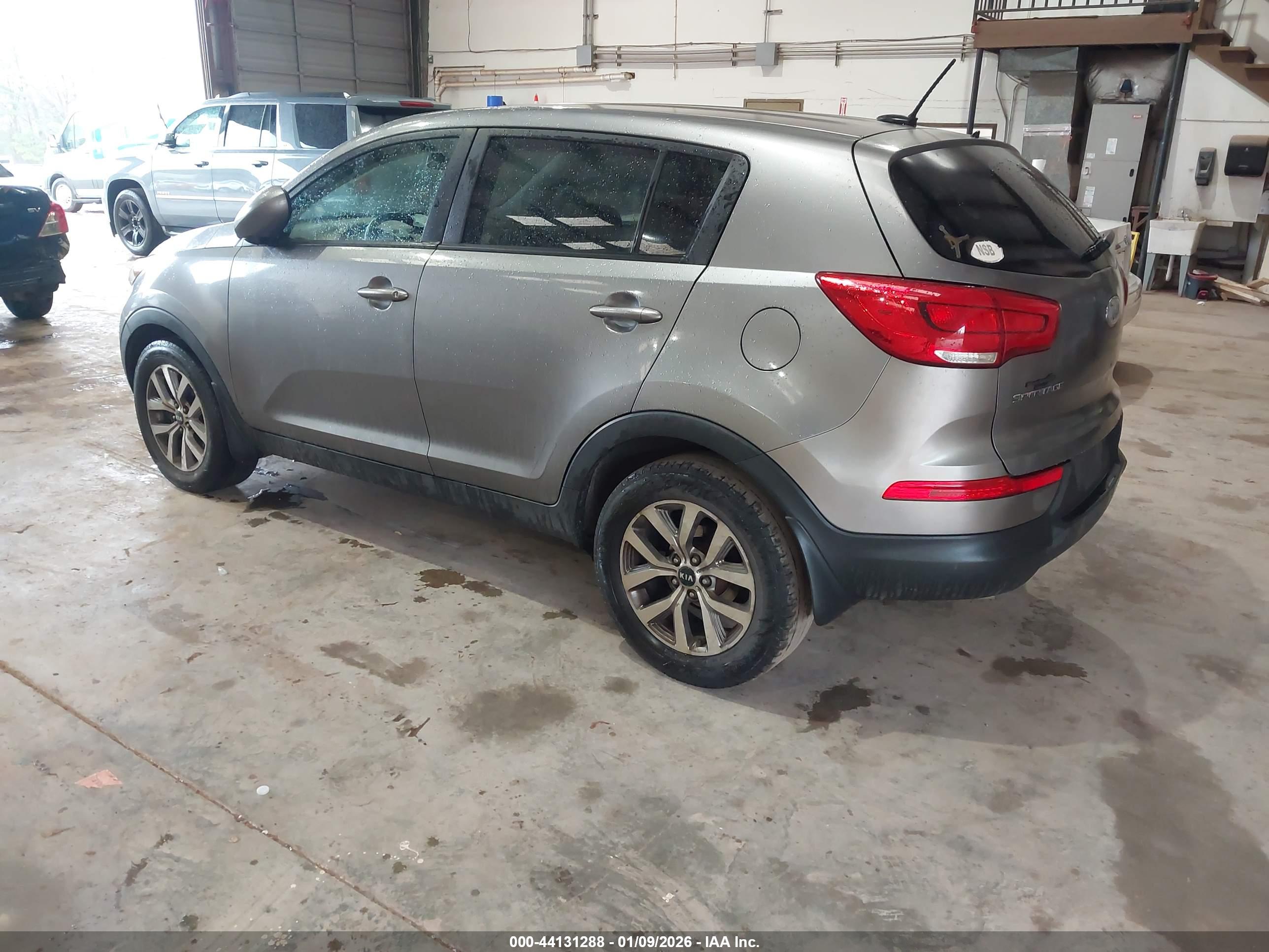 KIA SPORTAGE image 3