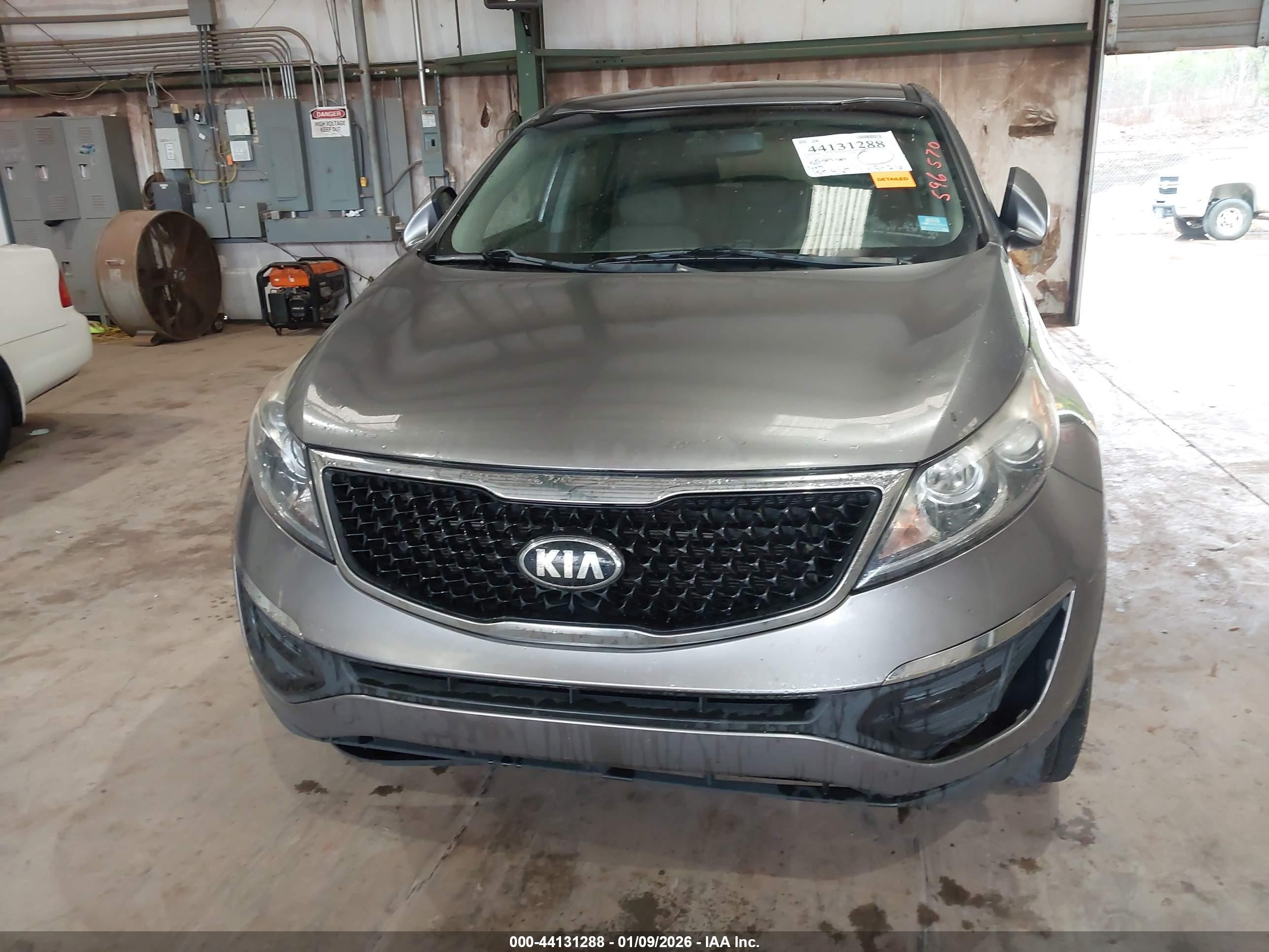 KIA SPORTAGE image 6