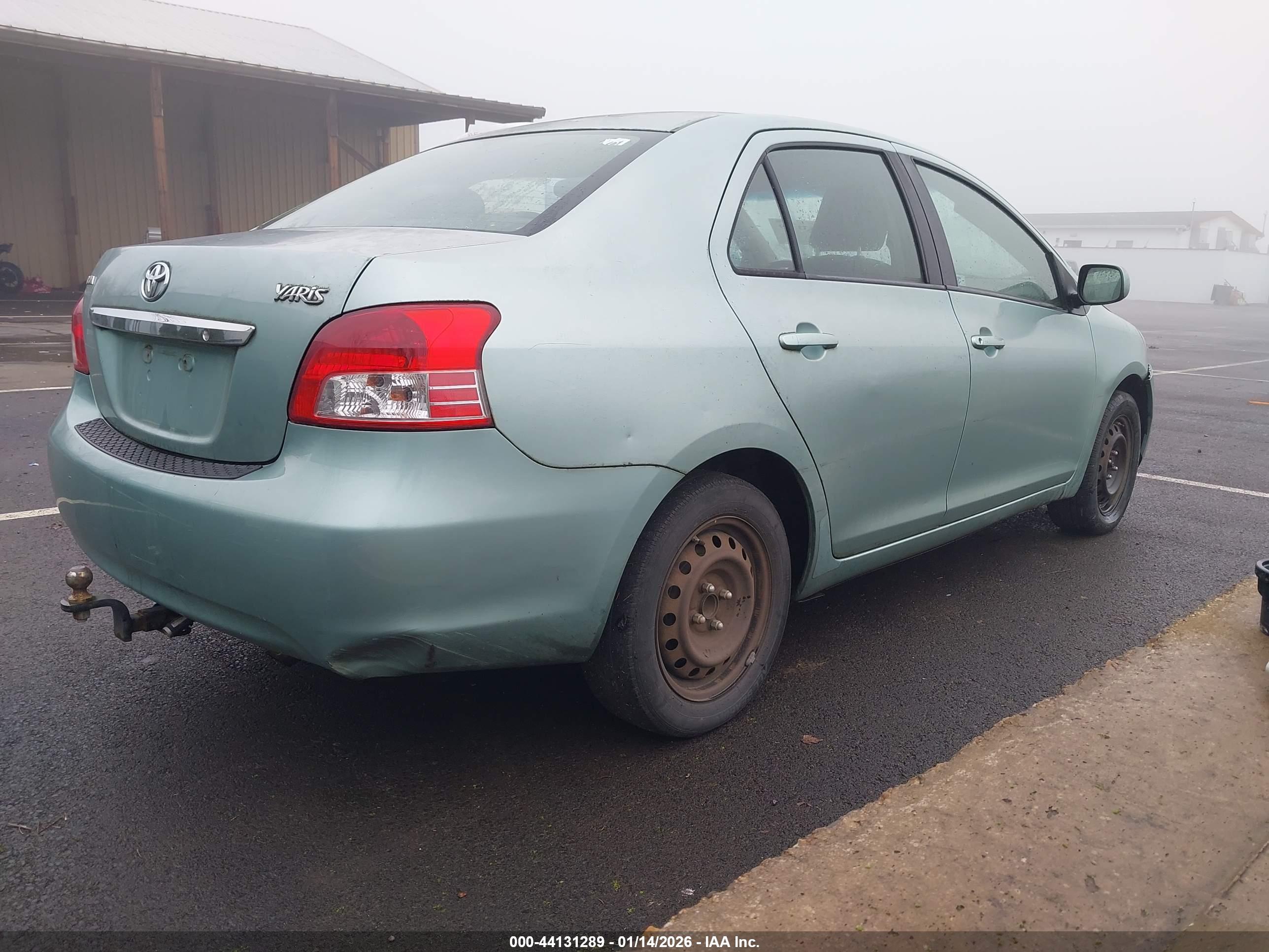 TOYOTA YARIS image 4