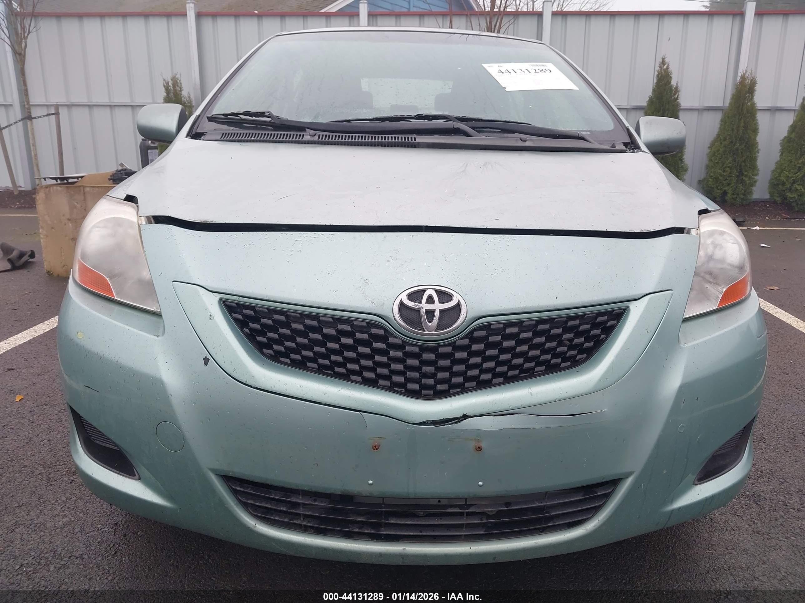 TOYOTA YARIS image 6