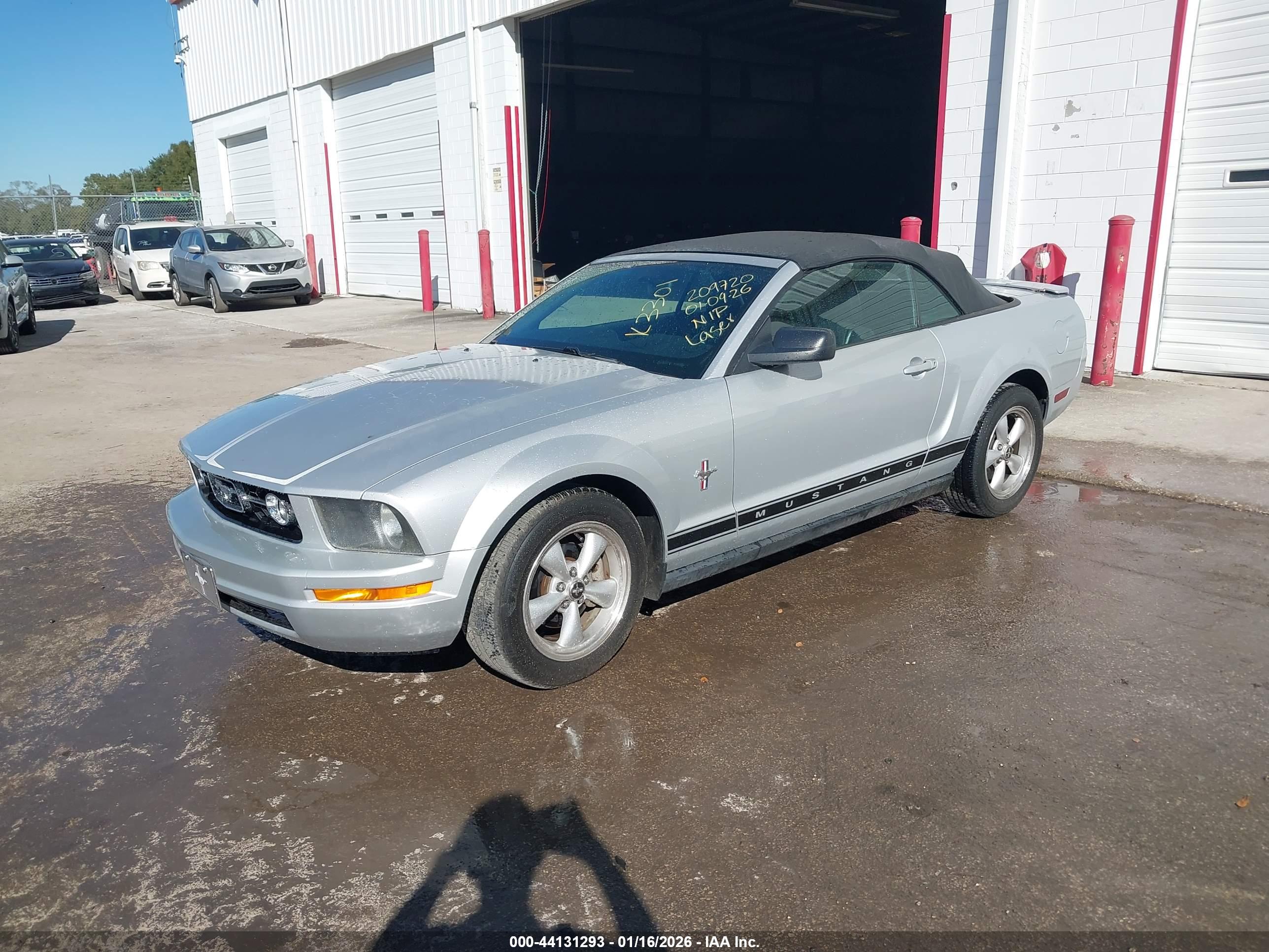 FORD MUSTANG image 2