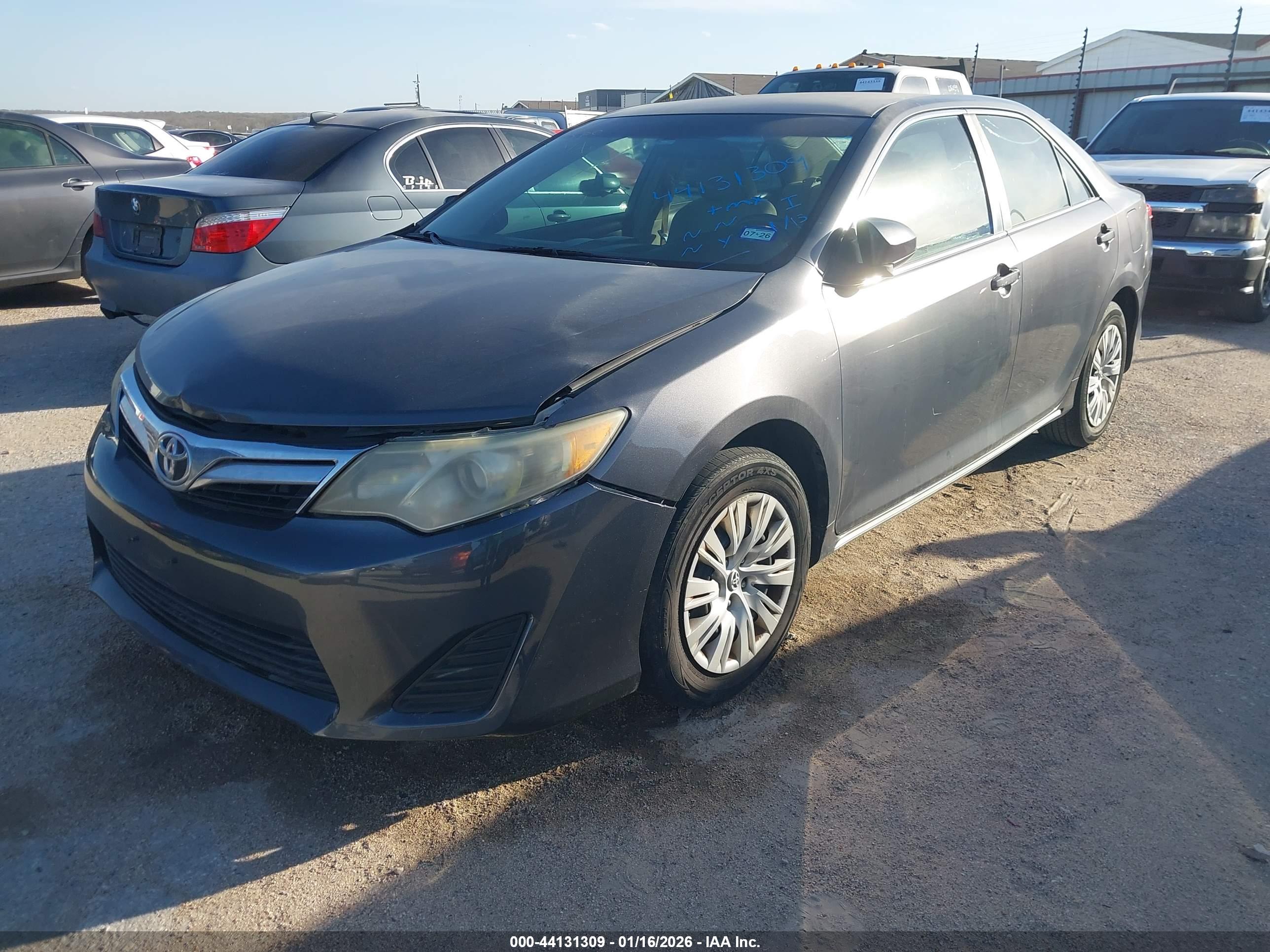 TOYOTA CAMRY image 2