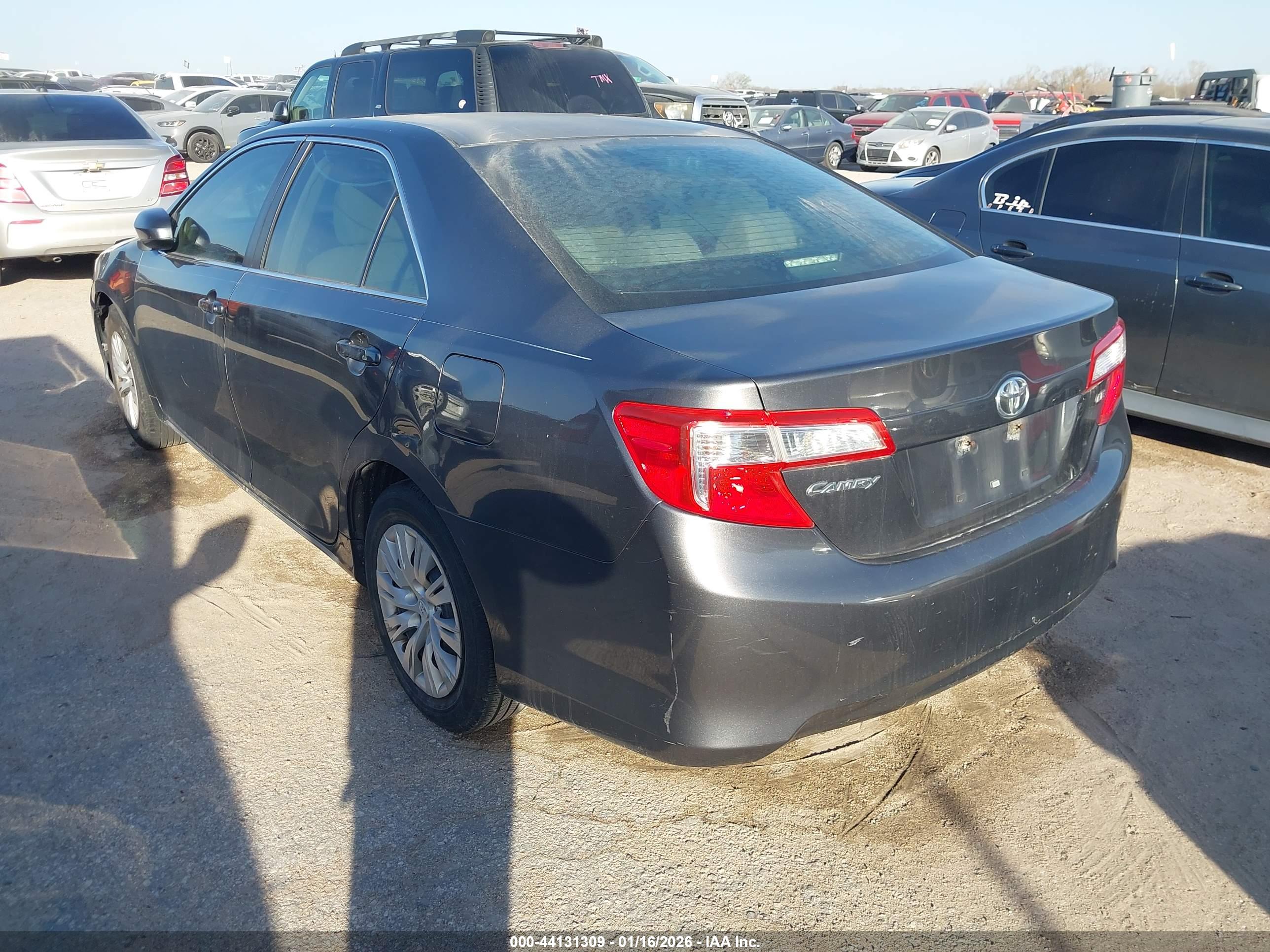 TOYOTA CAMRY image 3