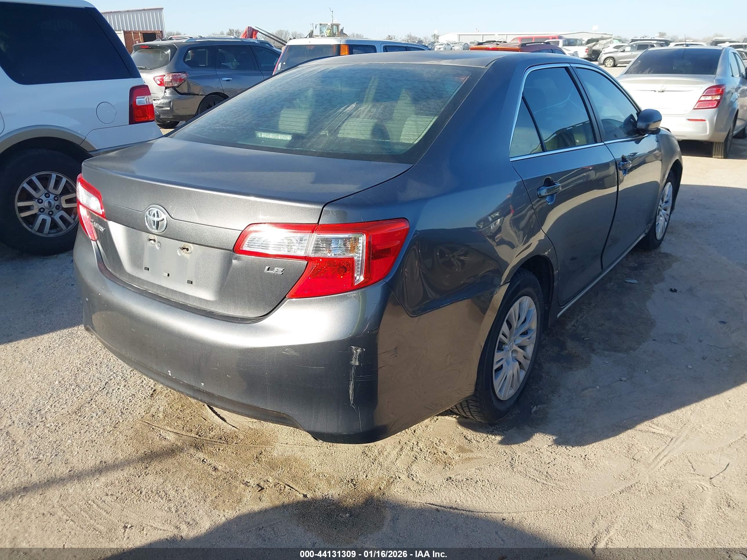 TOYOTA CAMRY image 4