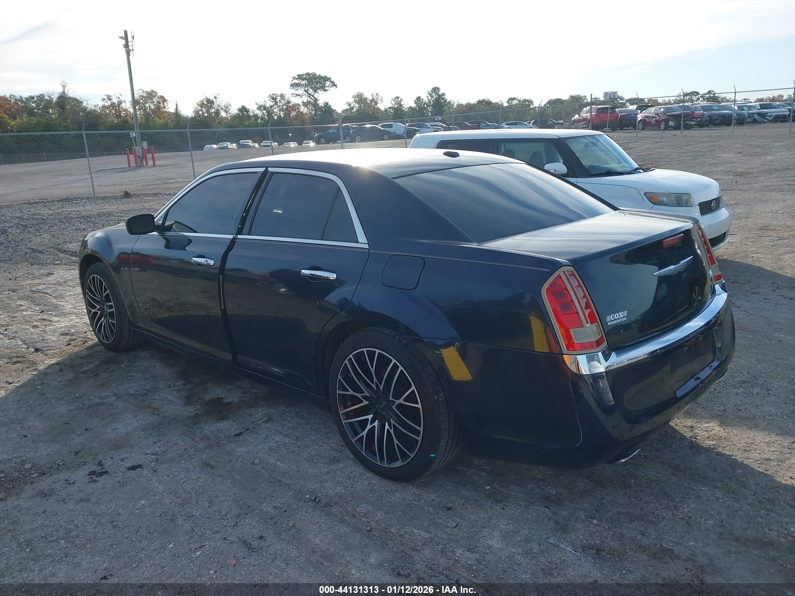 CHRYSLER 300C image 3