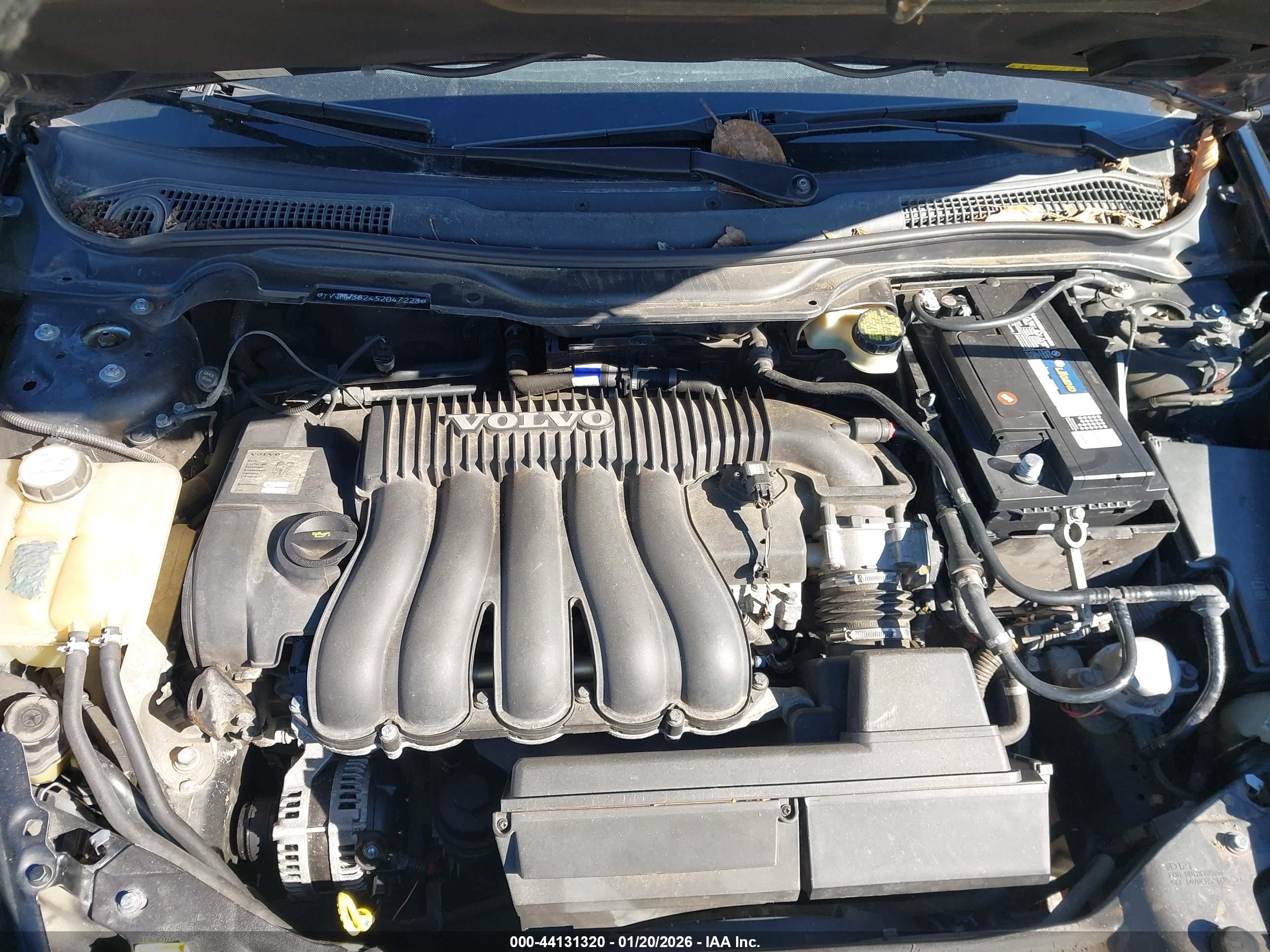VOLVO V50 image 10