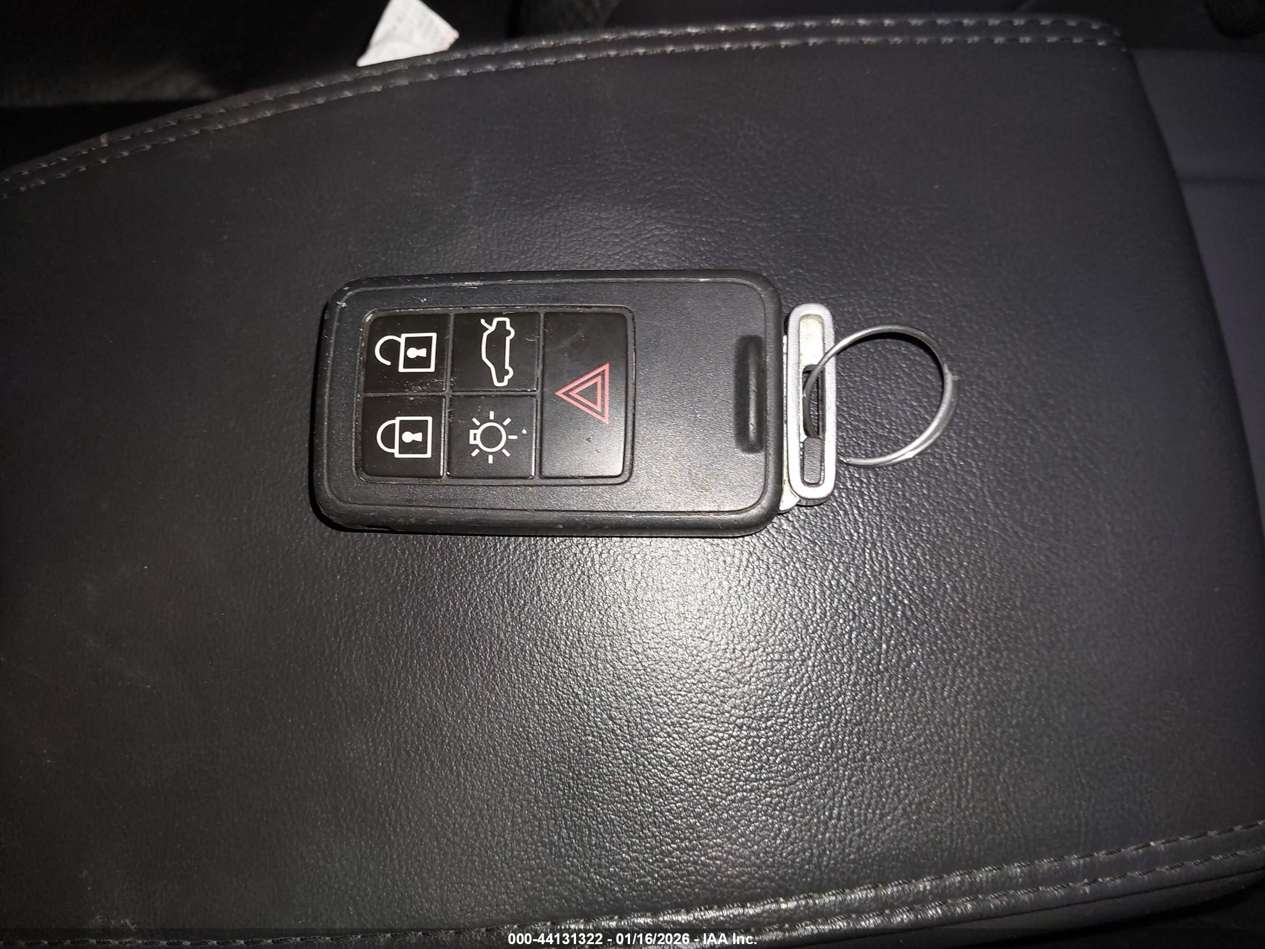 VOLVO S60 image 11