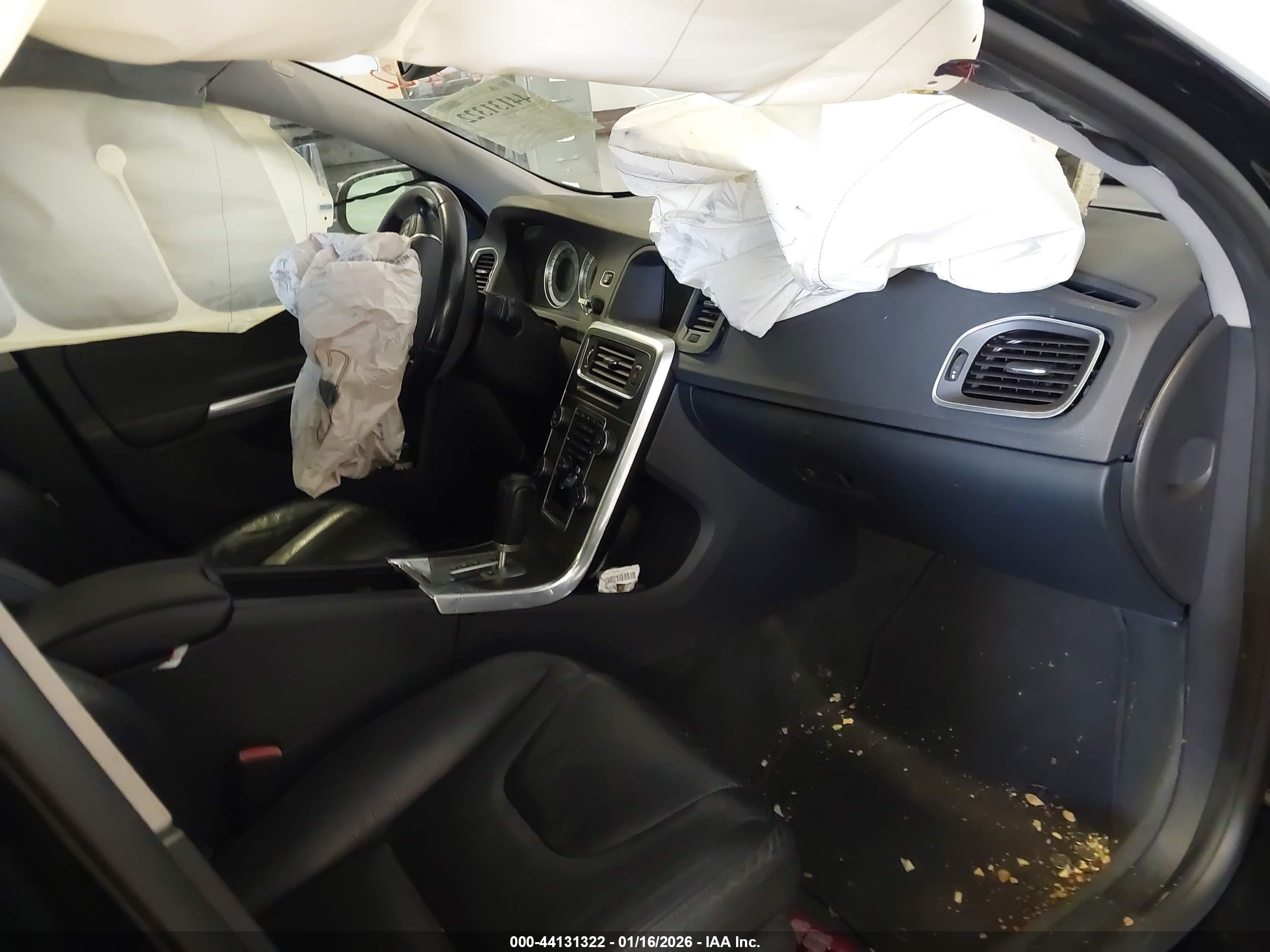 VOLVO S60 image 5