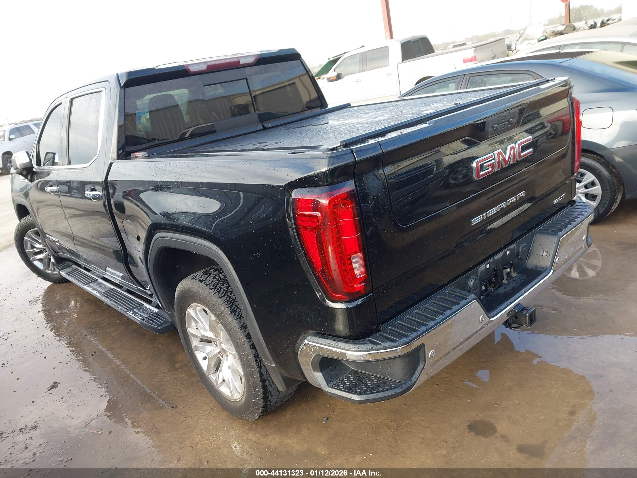 GMC SIERRA image 3