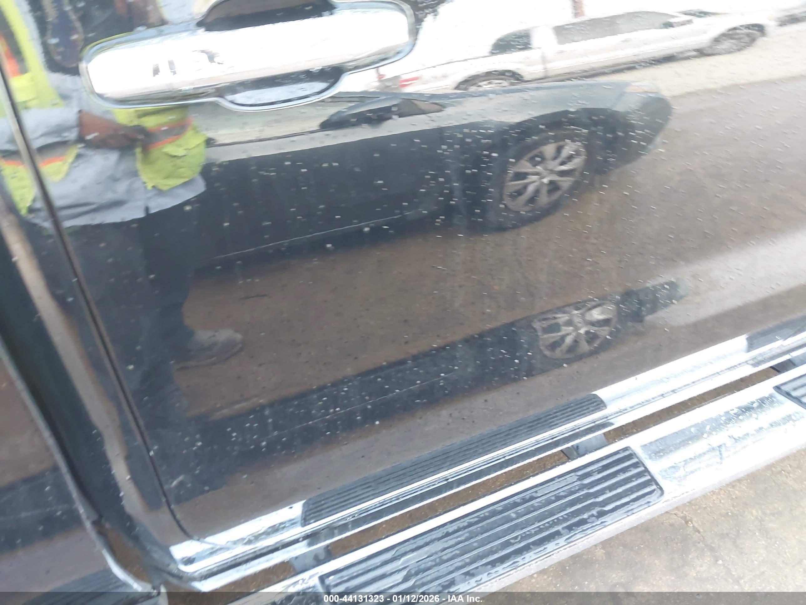 GMC SIERRA image 6