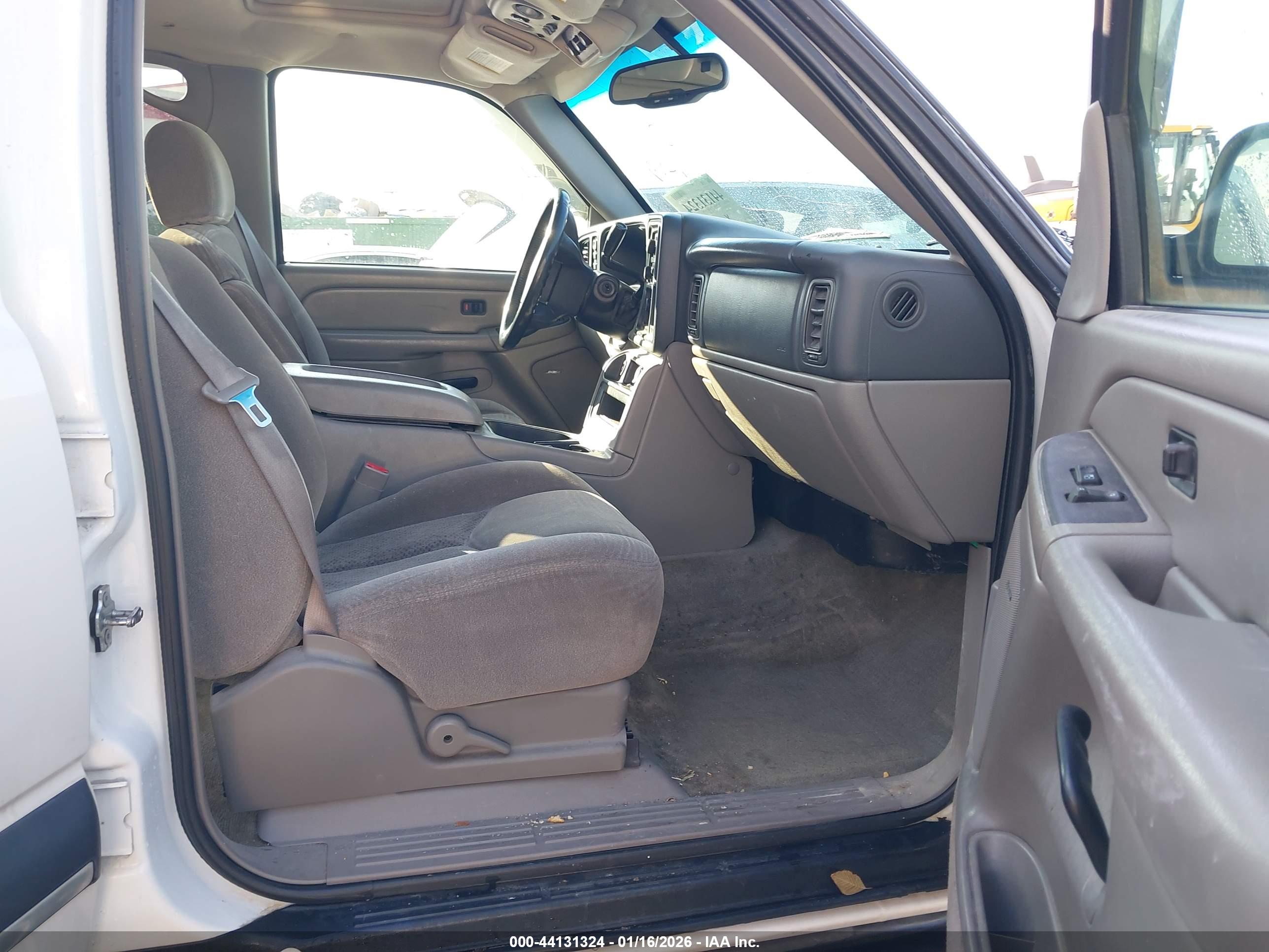 CHEVROLET TAHOE image 5