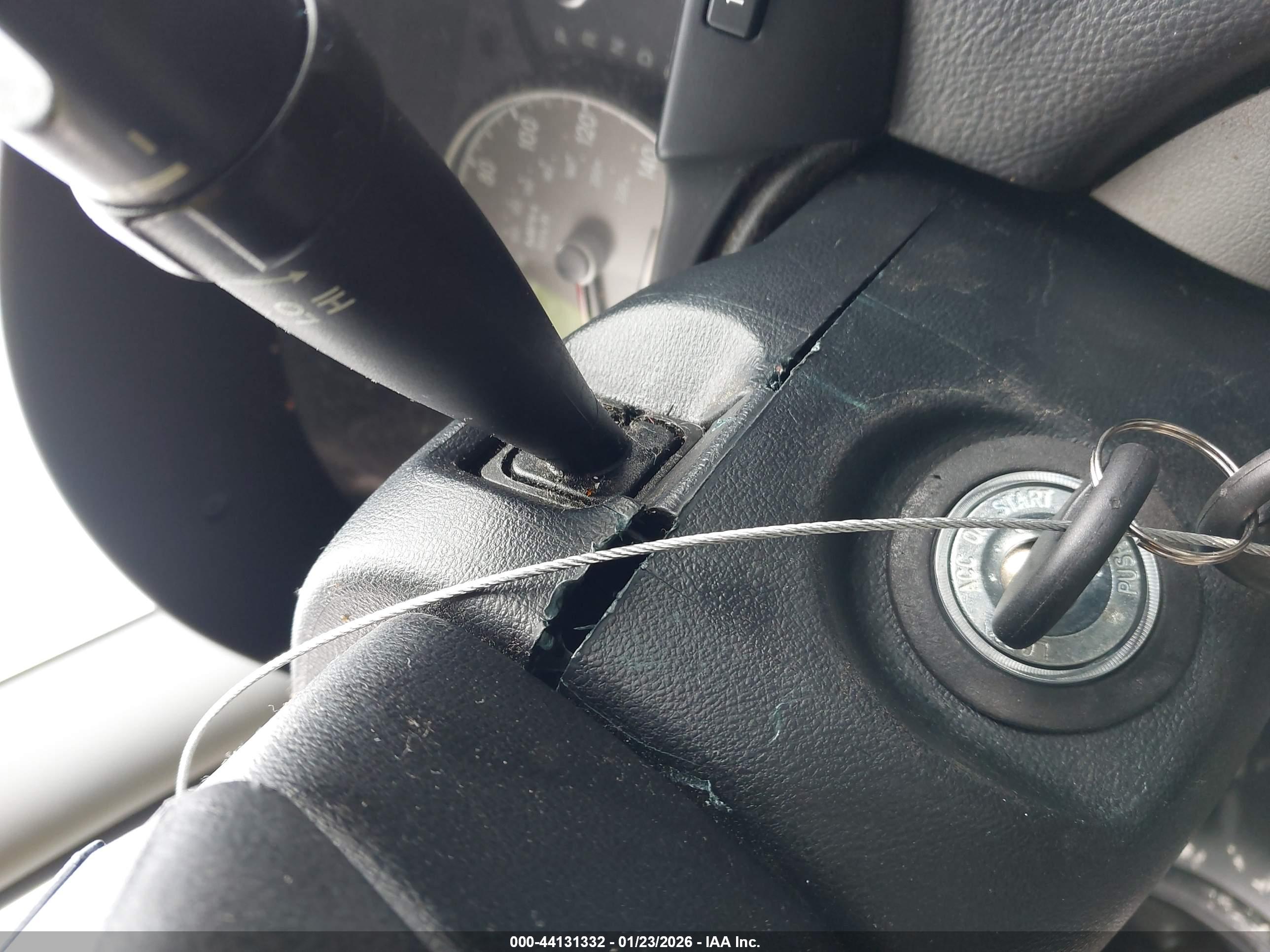 HYUNDAI ELANTRA image 11