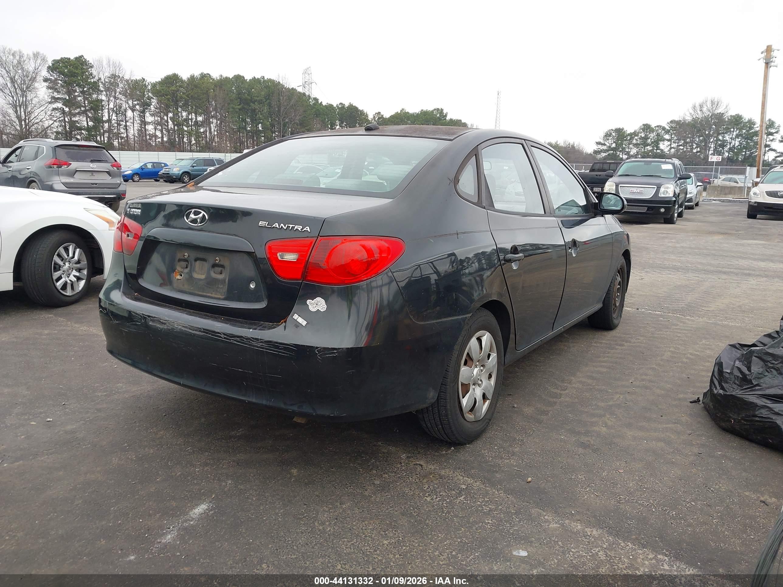 HYUNDAI ELANTRA image 4