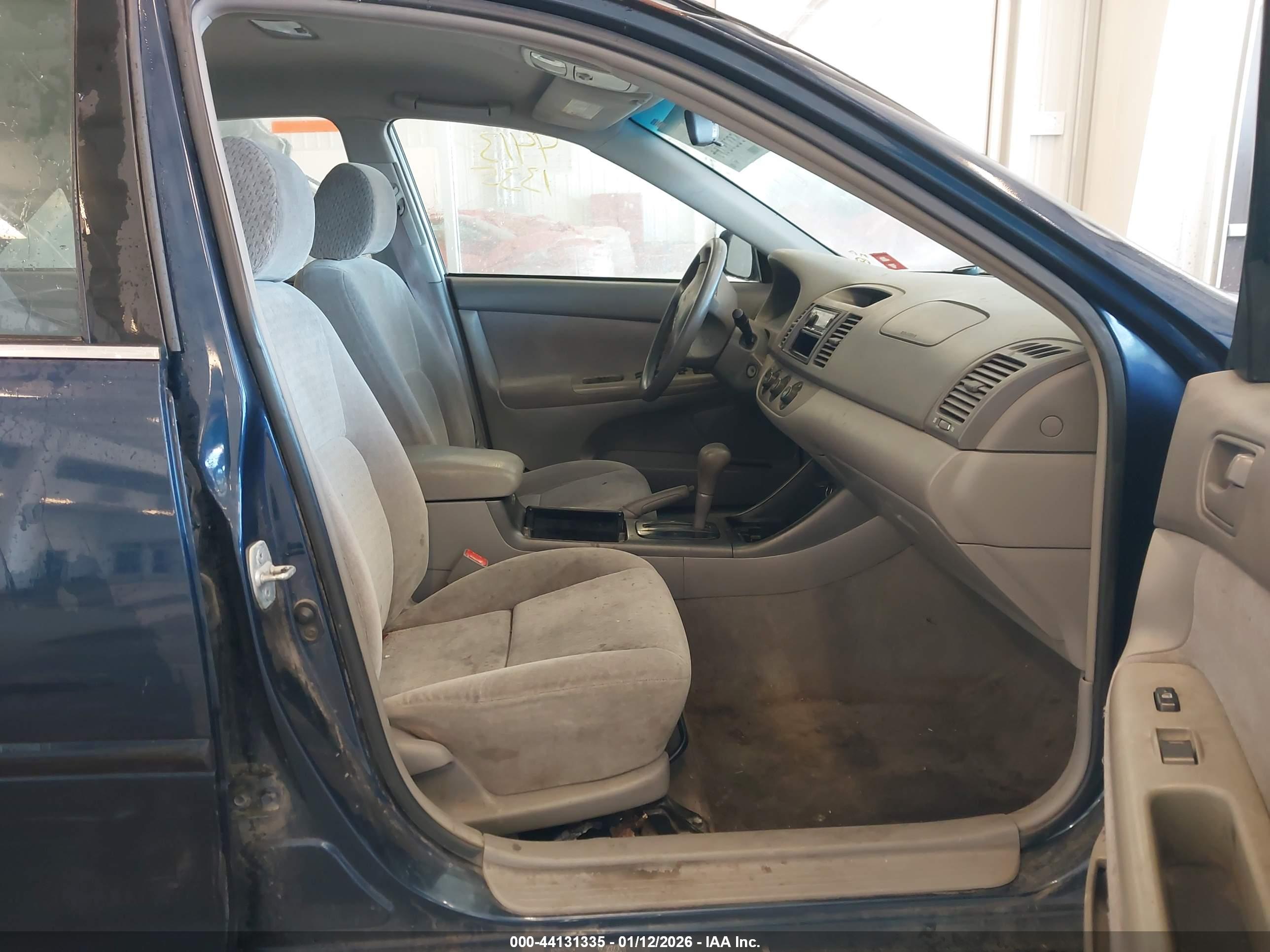 TOYOTA CAMRY image 5