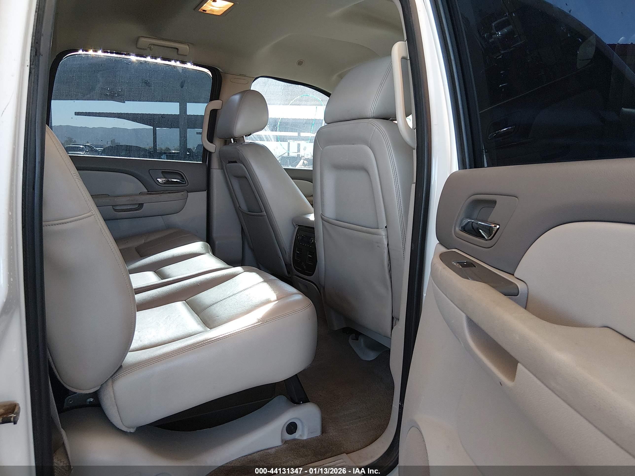 CHEVROLET AVALANCHE image 8
