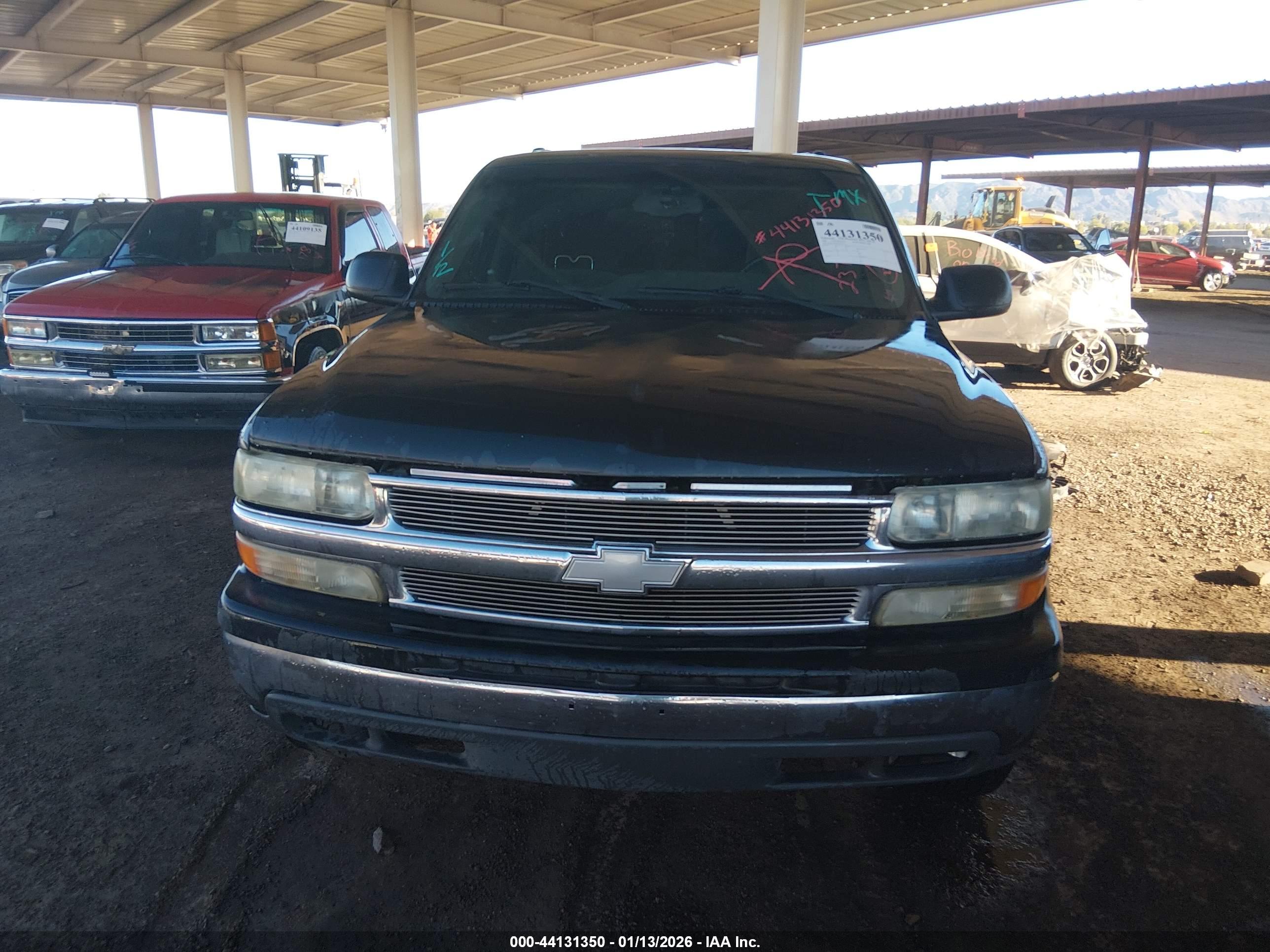 CHEVROLET SUBURBAN image 6