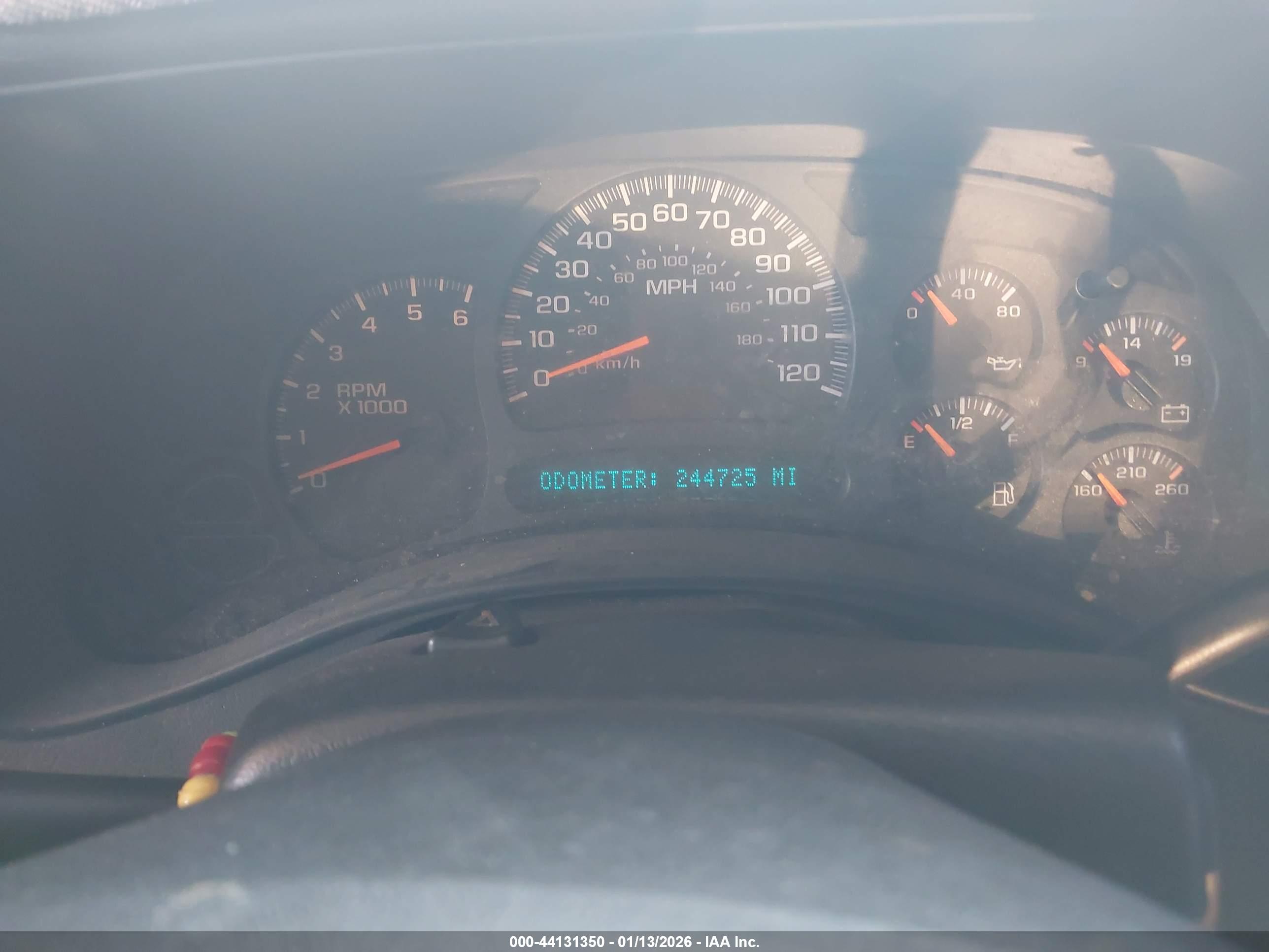 CHEVROLET SUBURBAN image 7