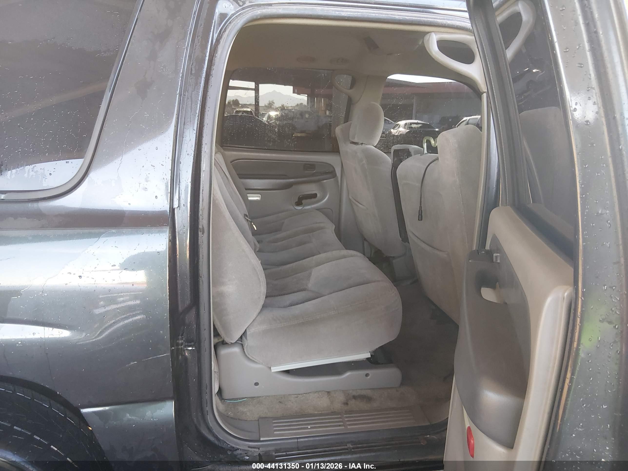 CHEVROLET SUBURBAN image 8