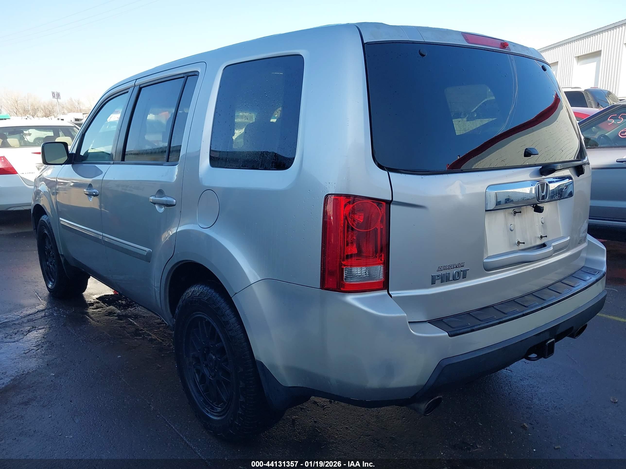 HONDA PILOT image 3