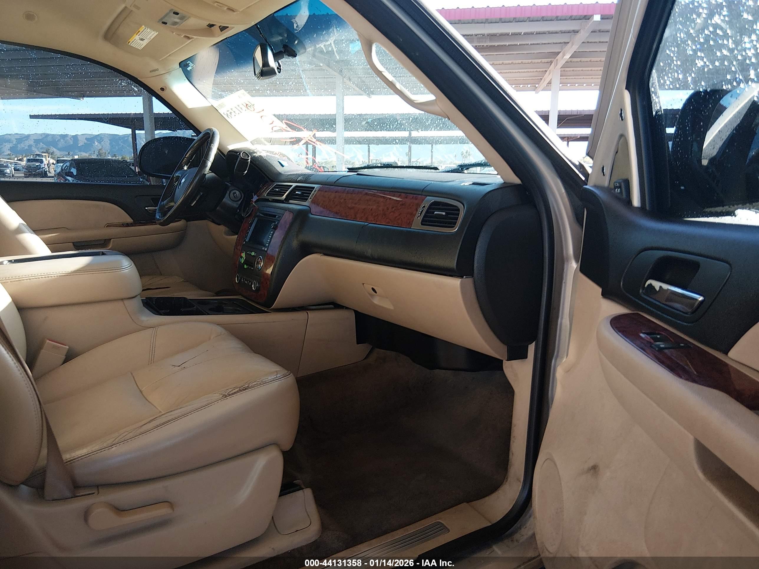 CHEVROLET TAHOE image 5