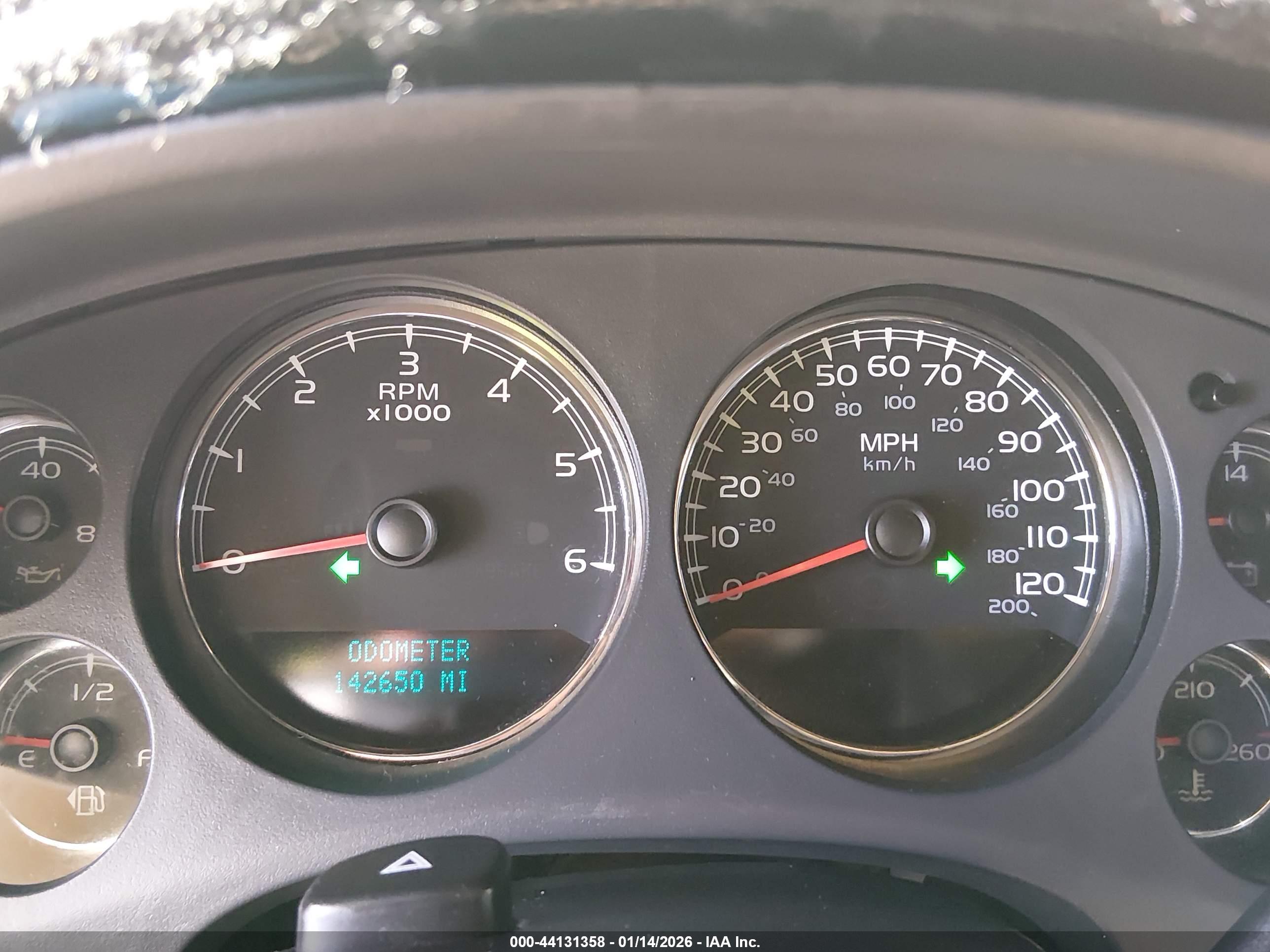 CHEVROLET TAHOE image 7