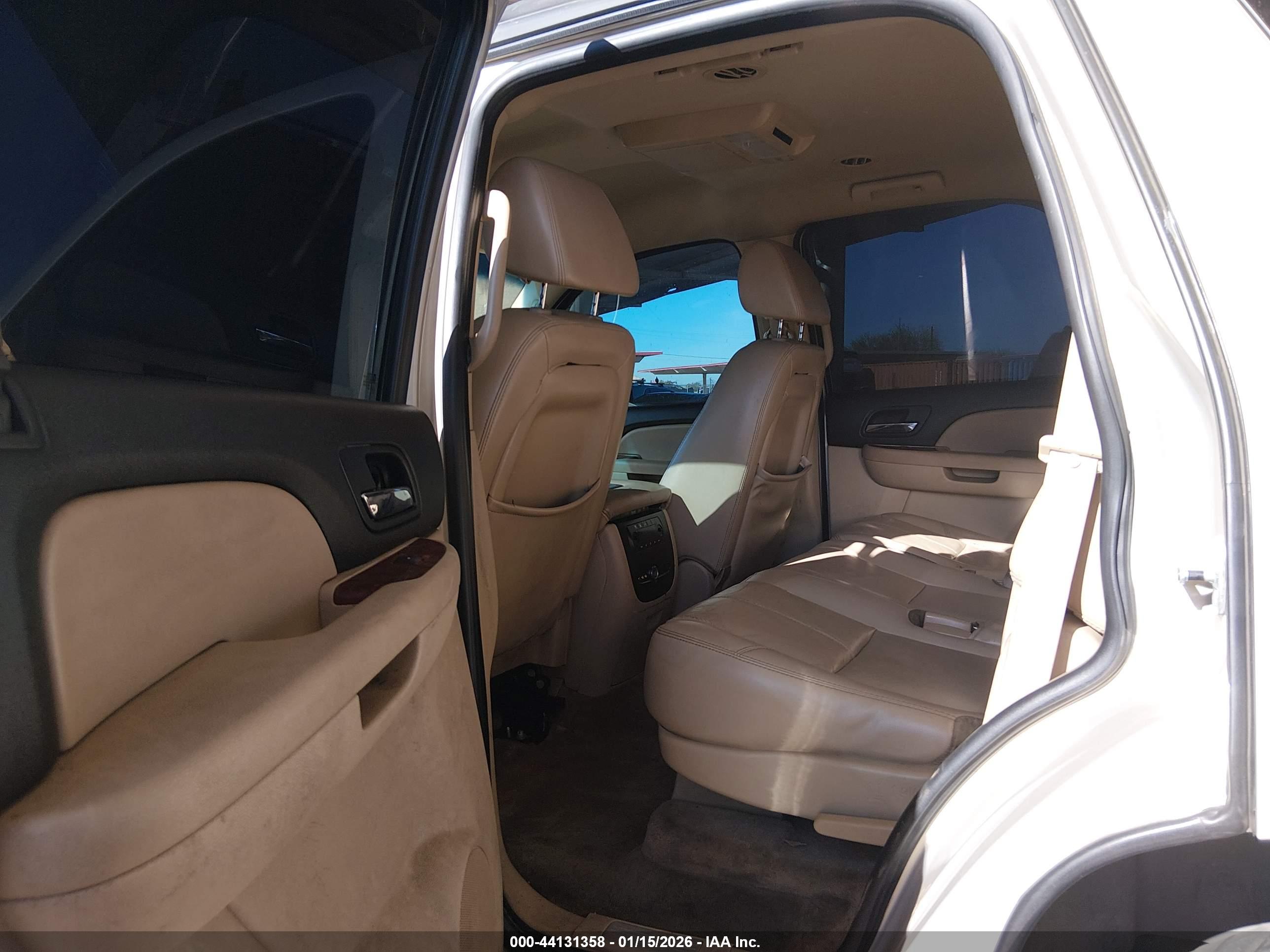 CHEVROLET TAHOE image 8
