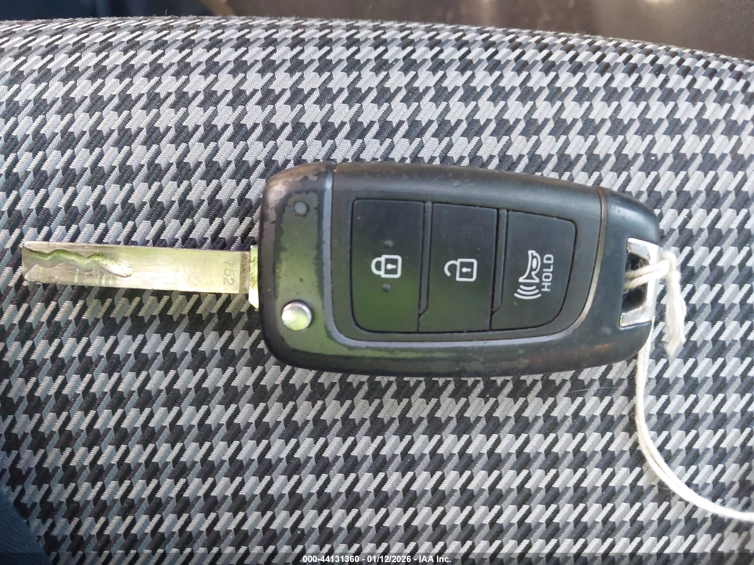 HYUNDAI KONA image 11