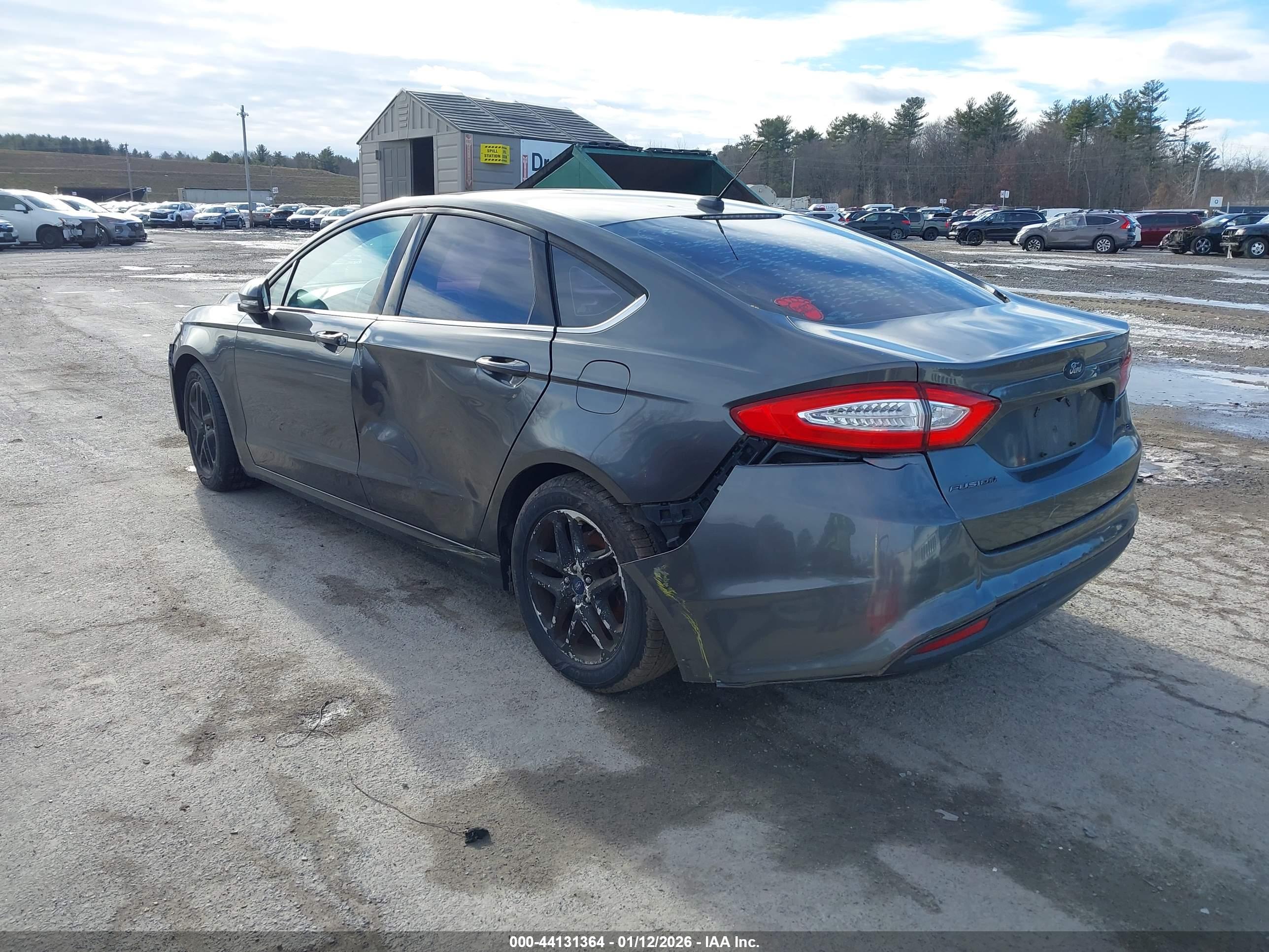 FORD FUSION image 3