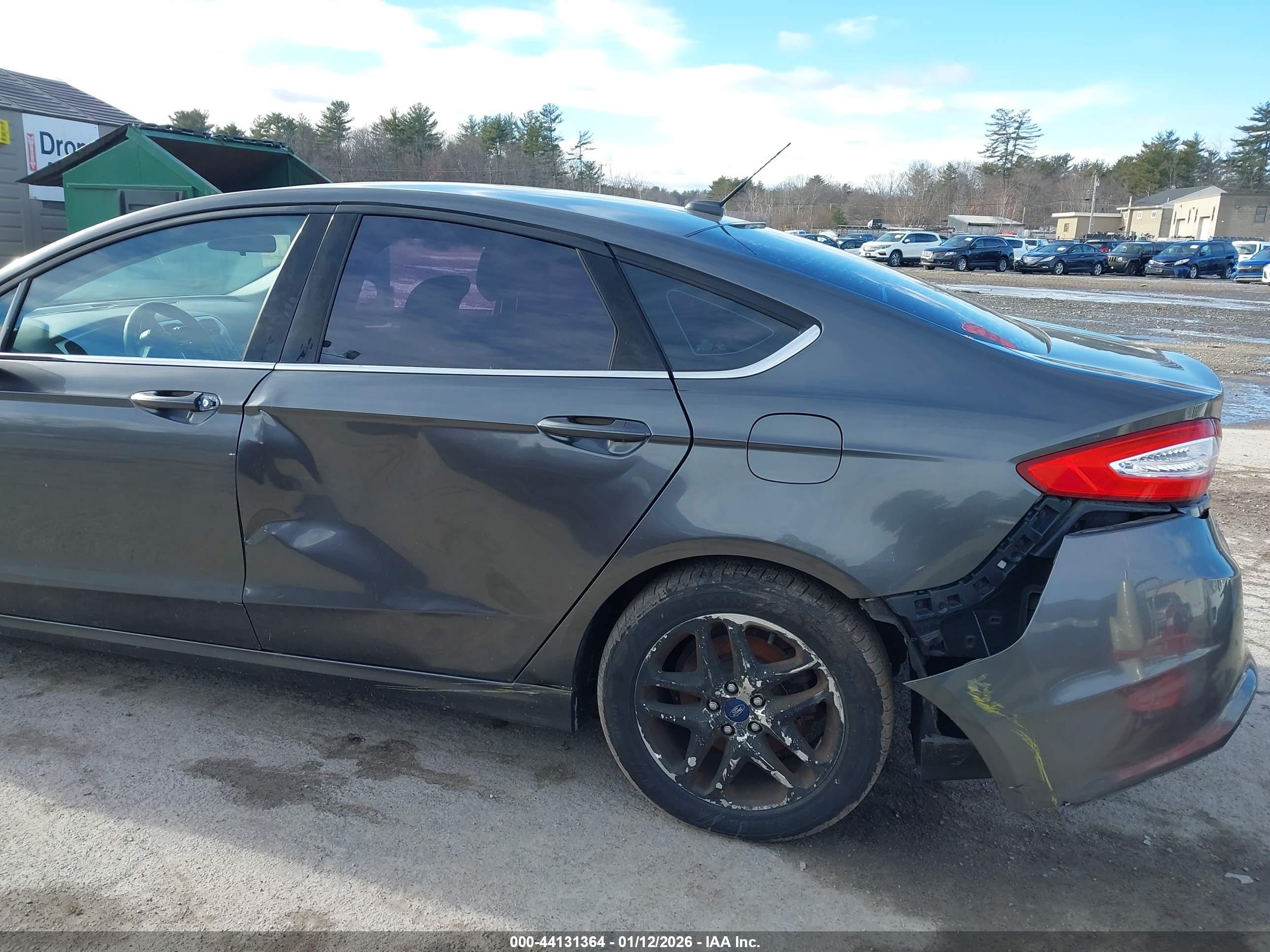 FORD FUSION image 6