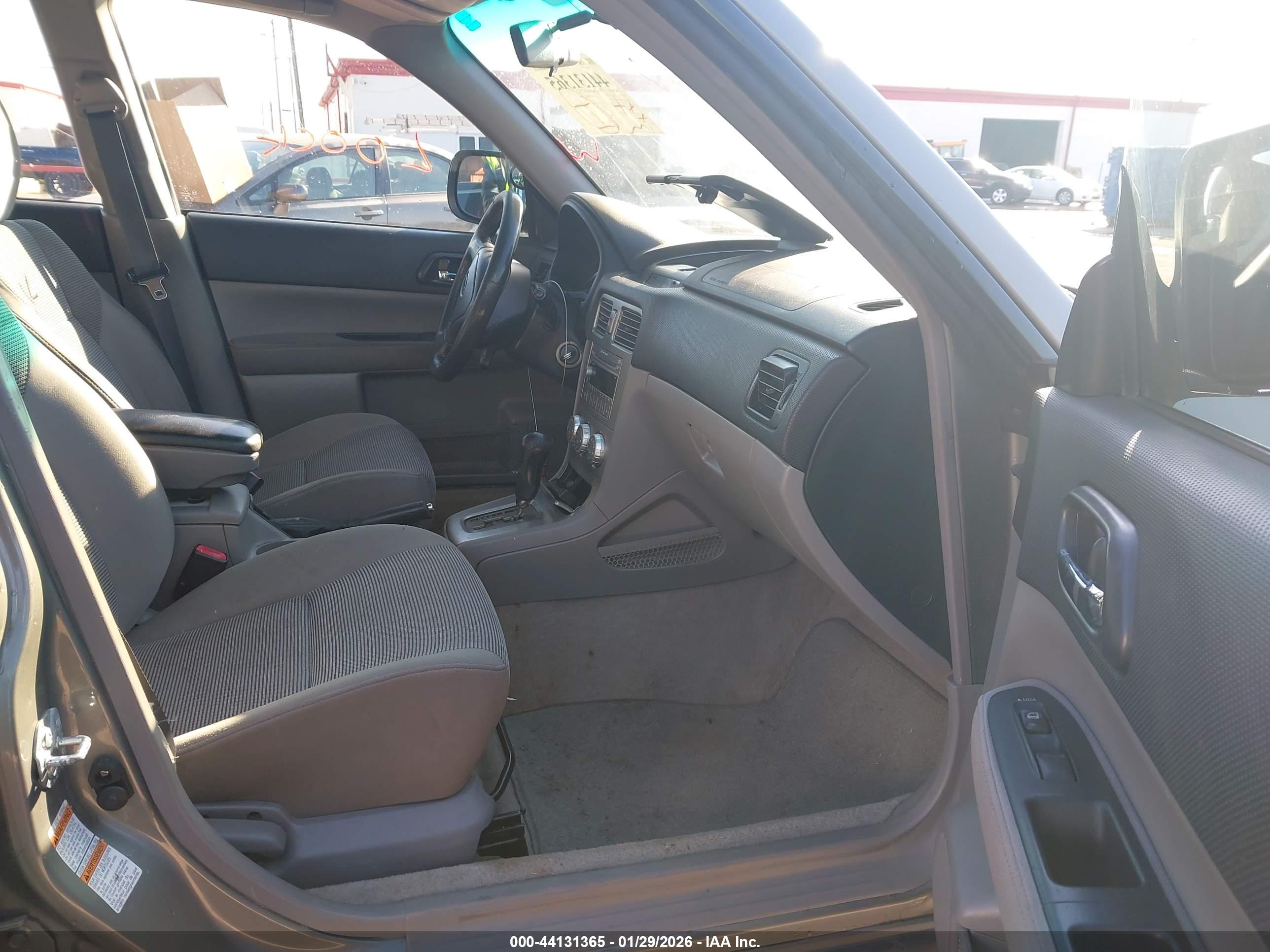 SUBARU FORESTER image 5