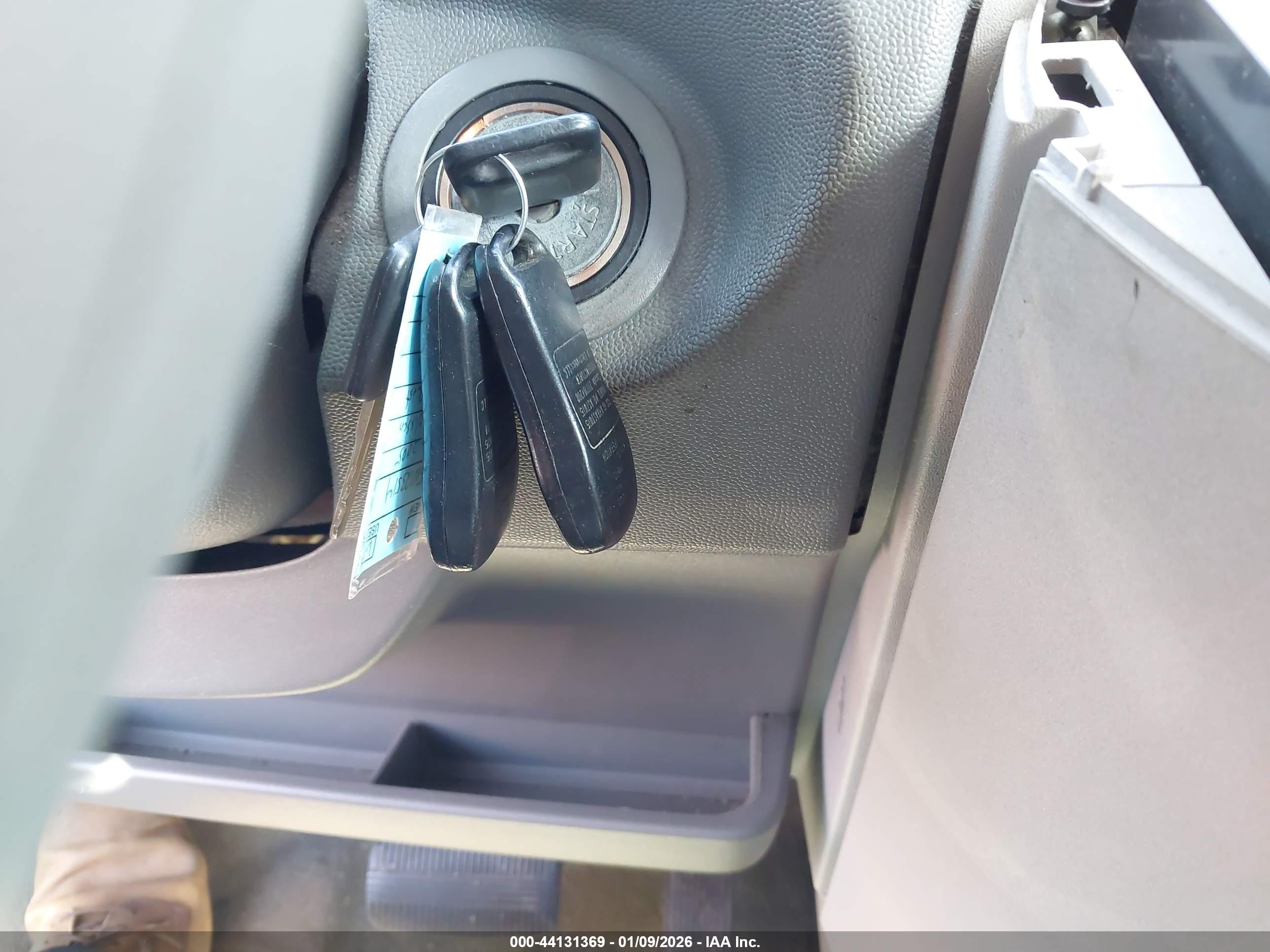 NISSAN QUEST image 11