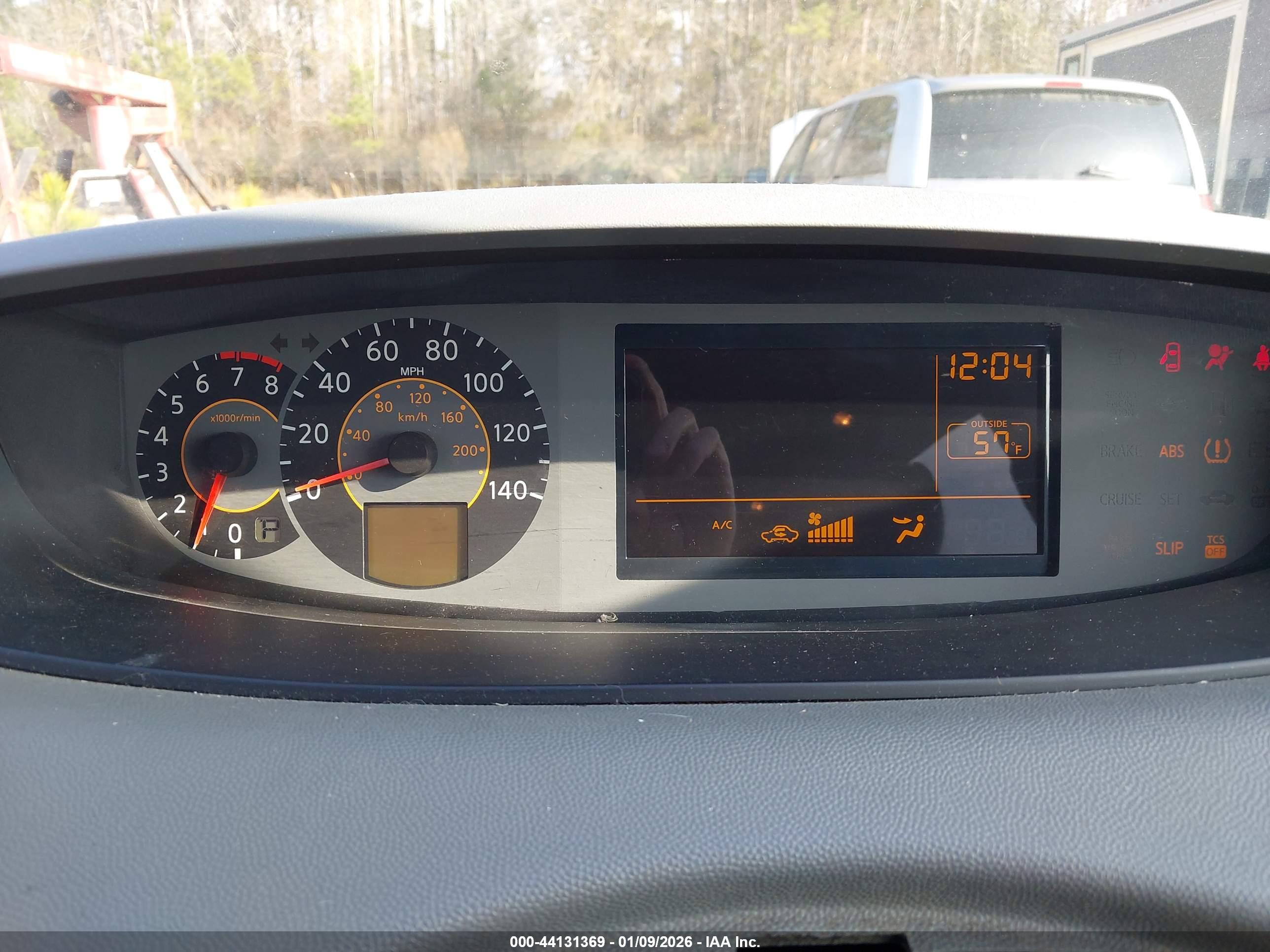 NISSAN QUEST image 7