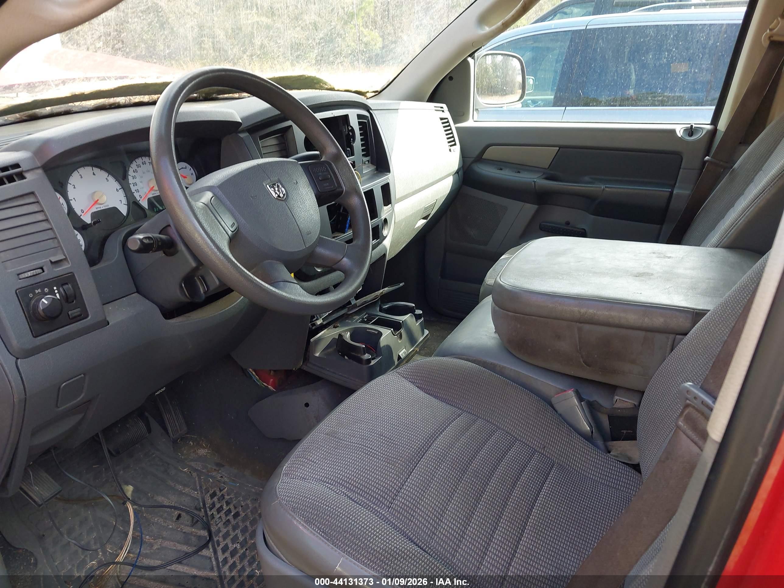 DODGE RAM image 6