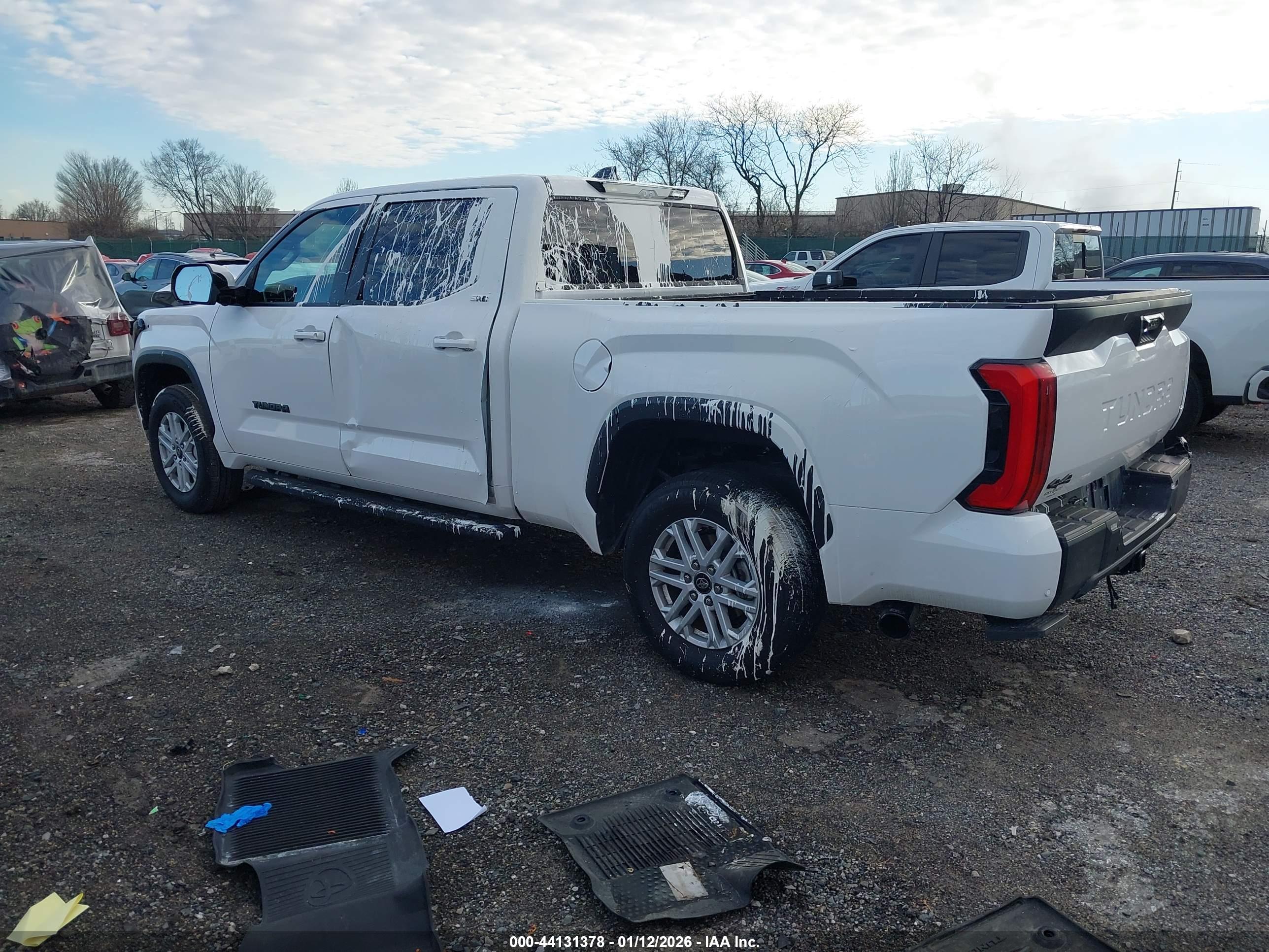 TOYOTA TUNDRA image 3