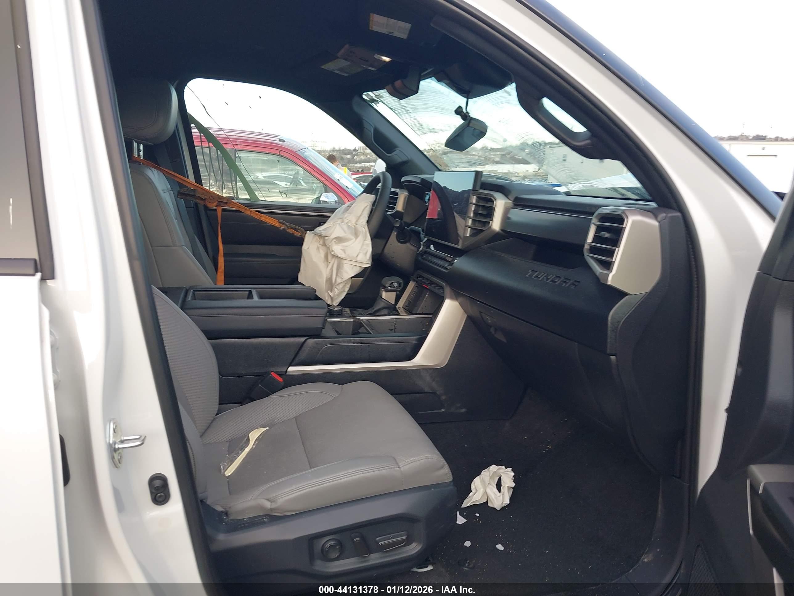 TOYOTA TUNDRA image 5