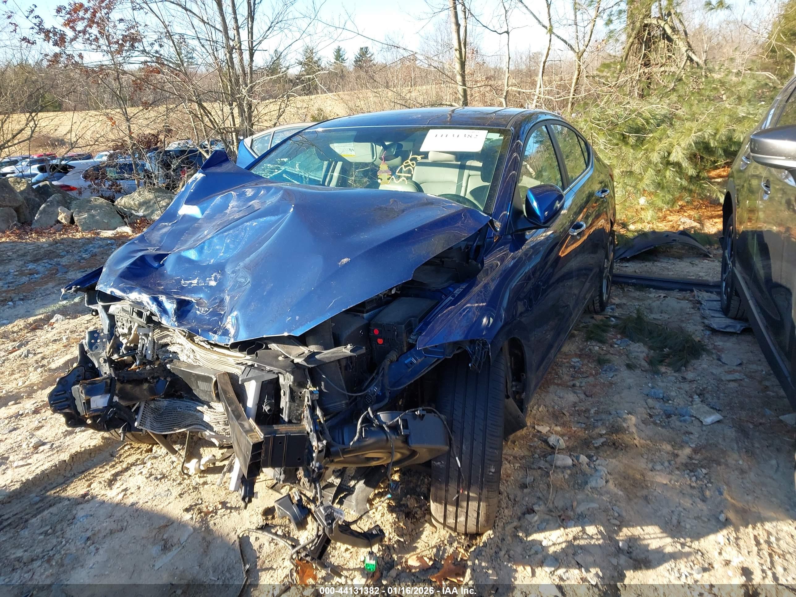 HYUNDAI ELANTRA image 2