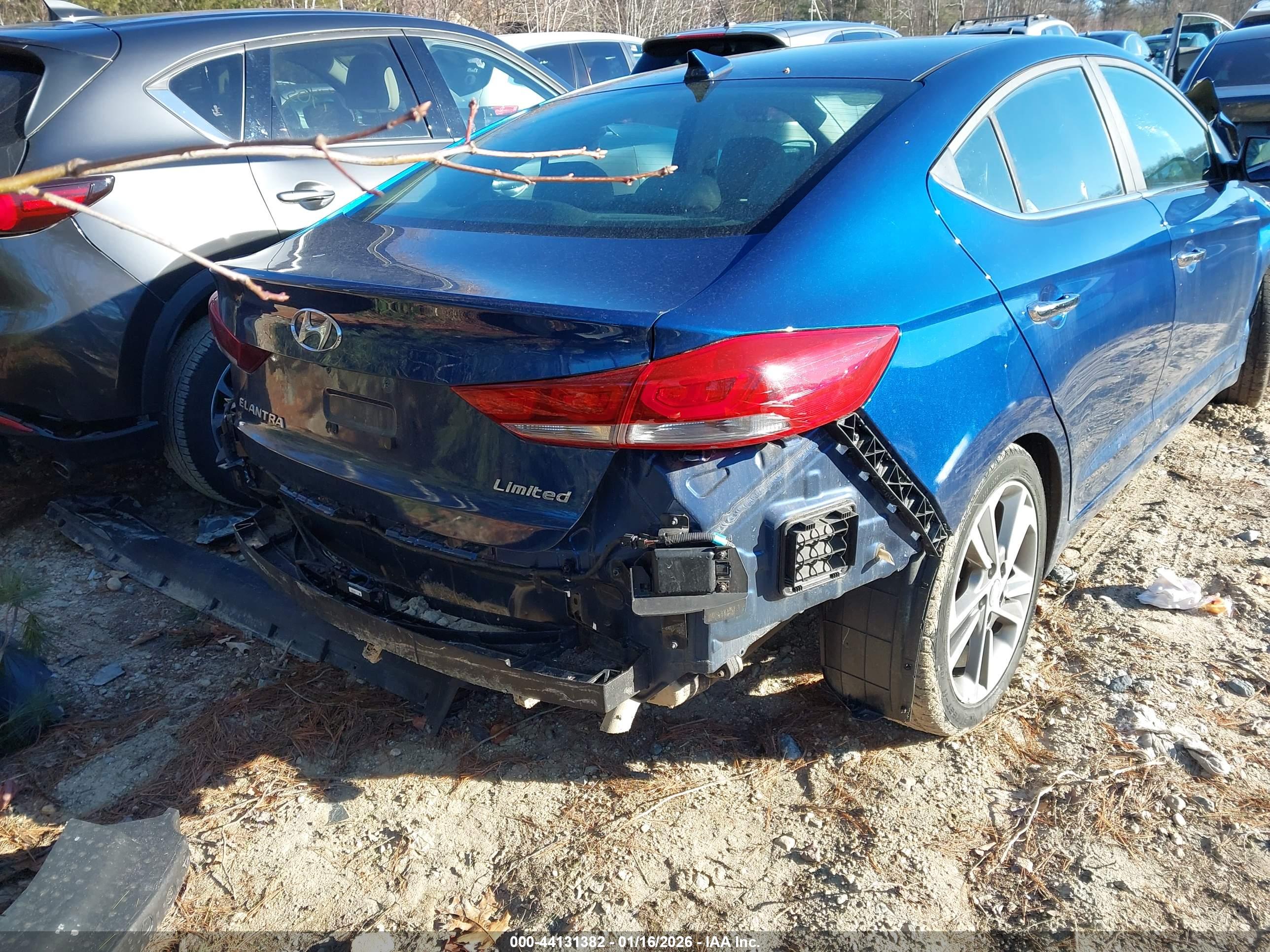 HYUNDAI ELANTRA image 4