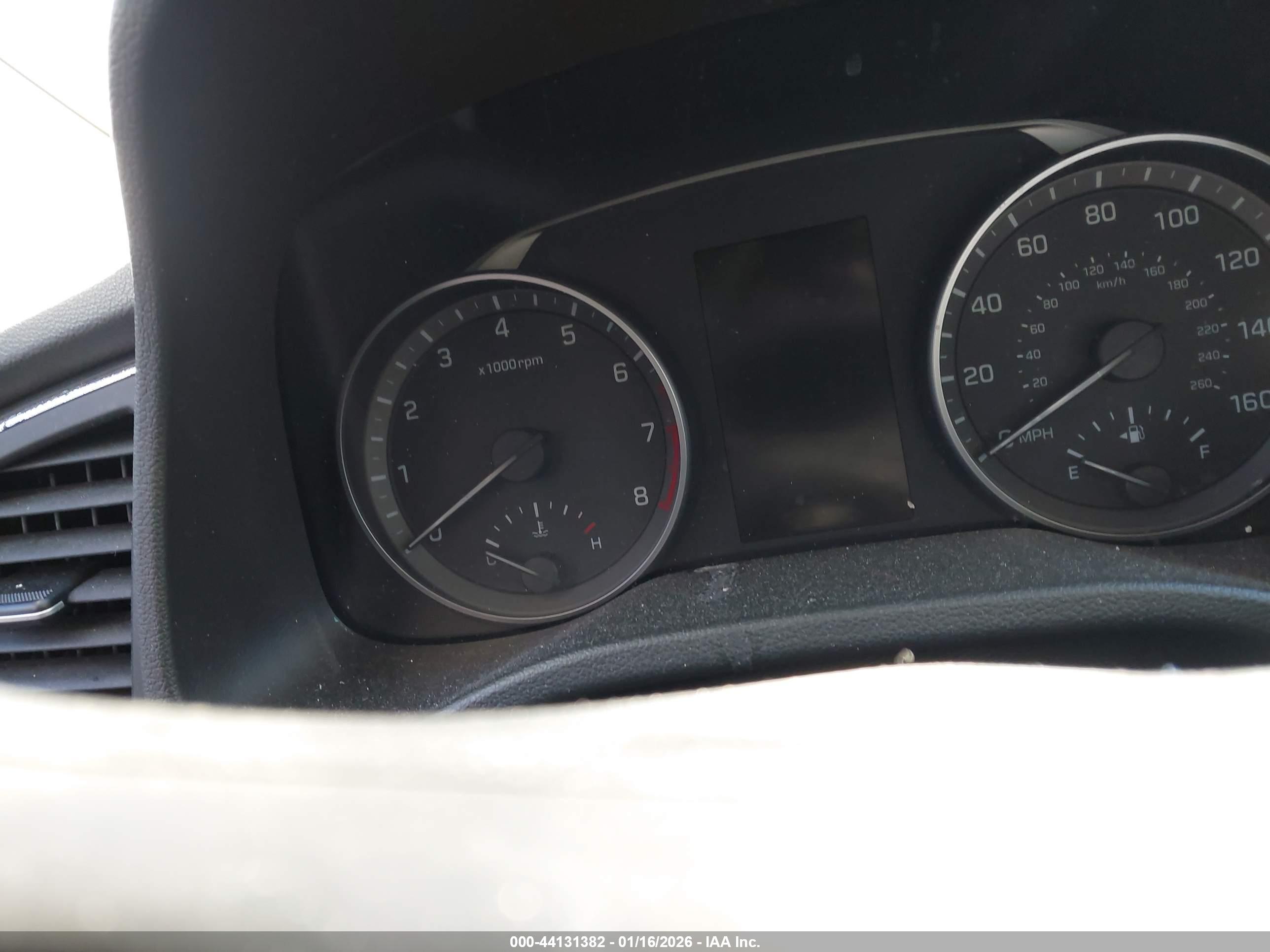 HYUNDAI ELANTRA image 7
