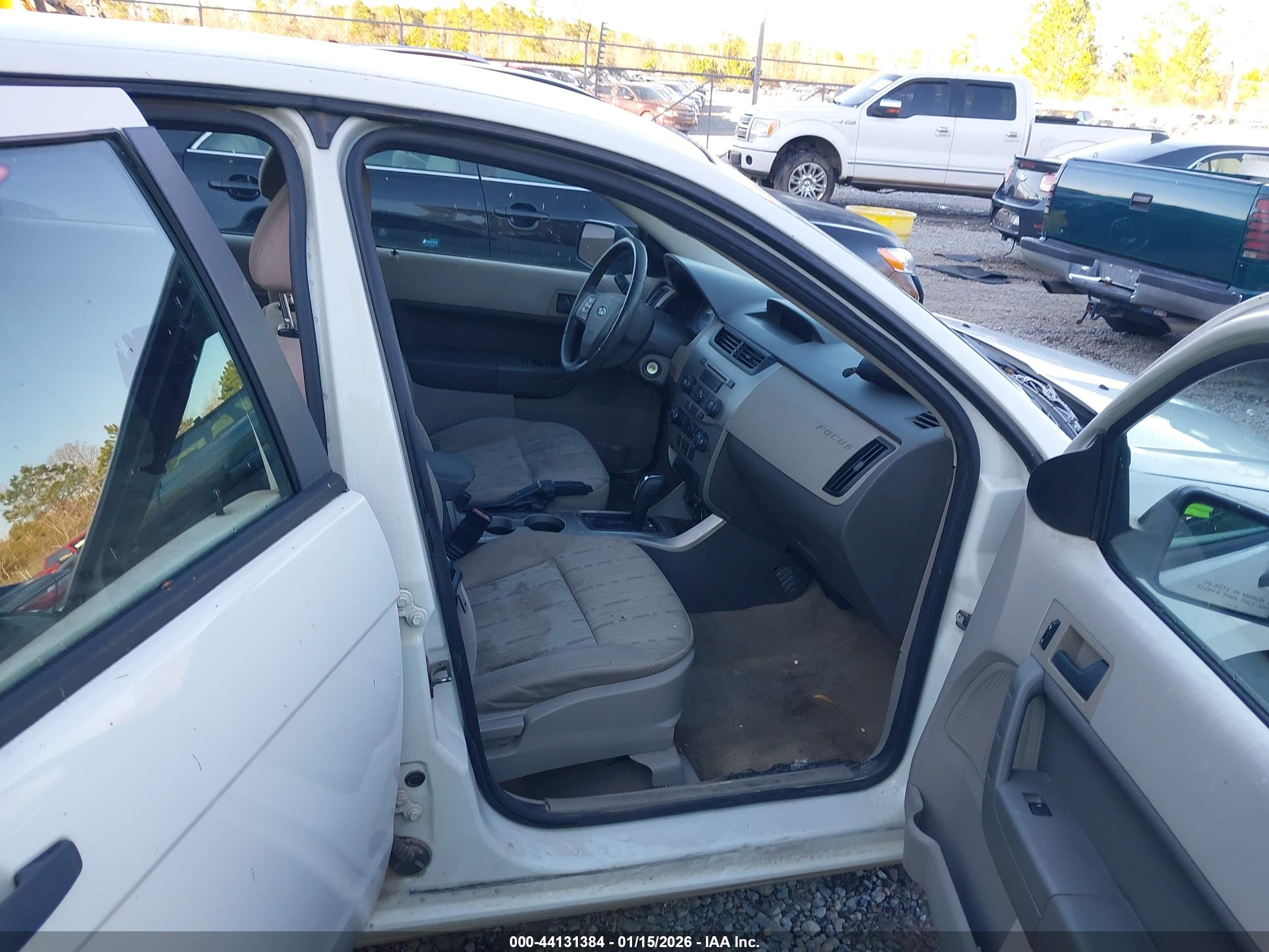 FORD FOCUS image 5