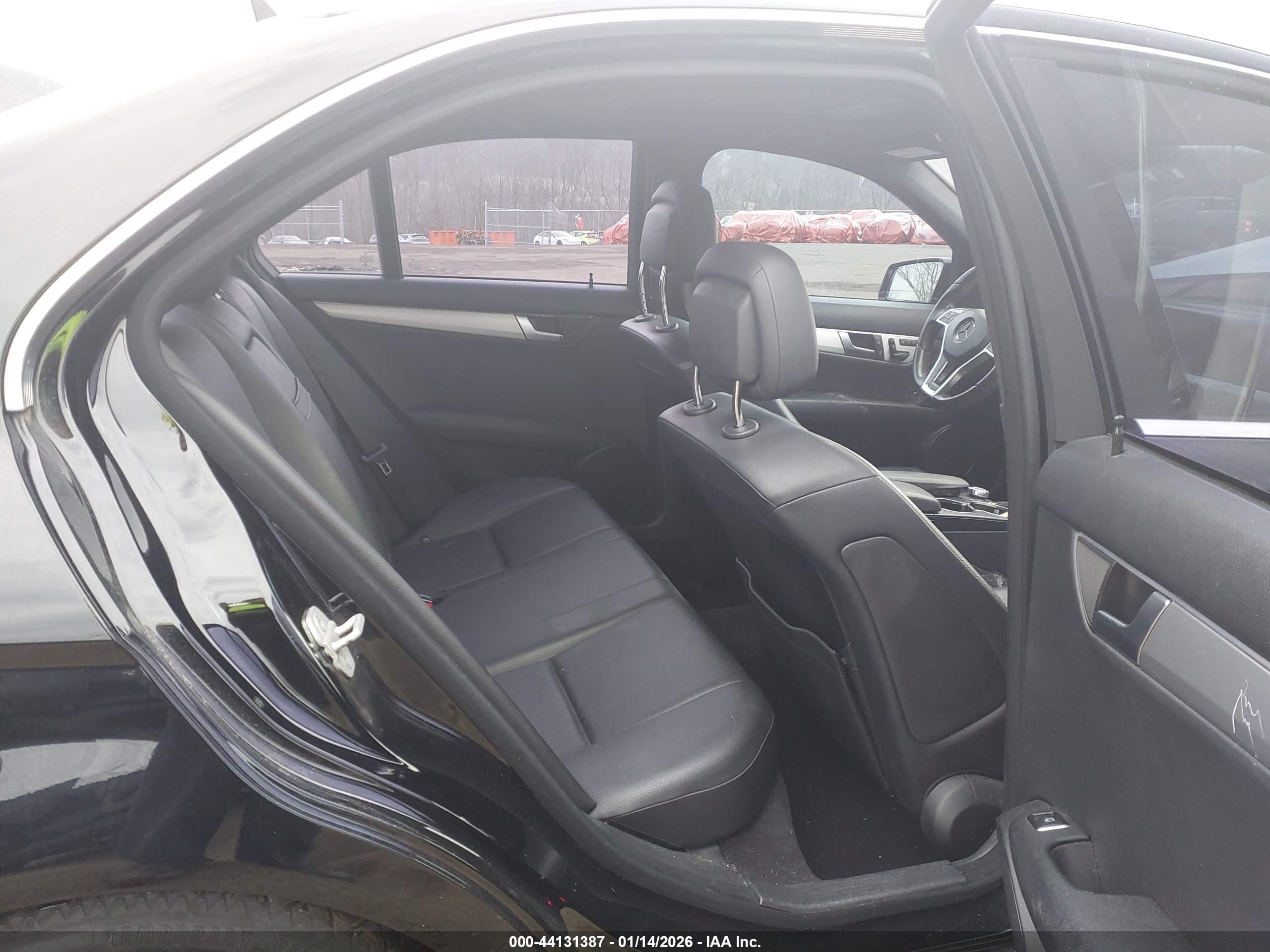 MERCEDES-BENZ C image 8