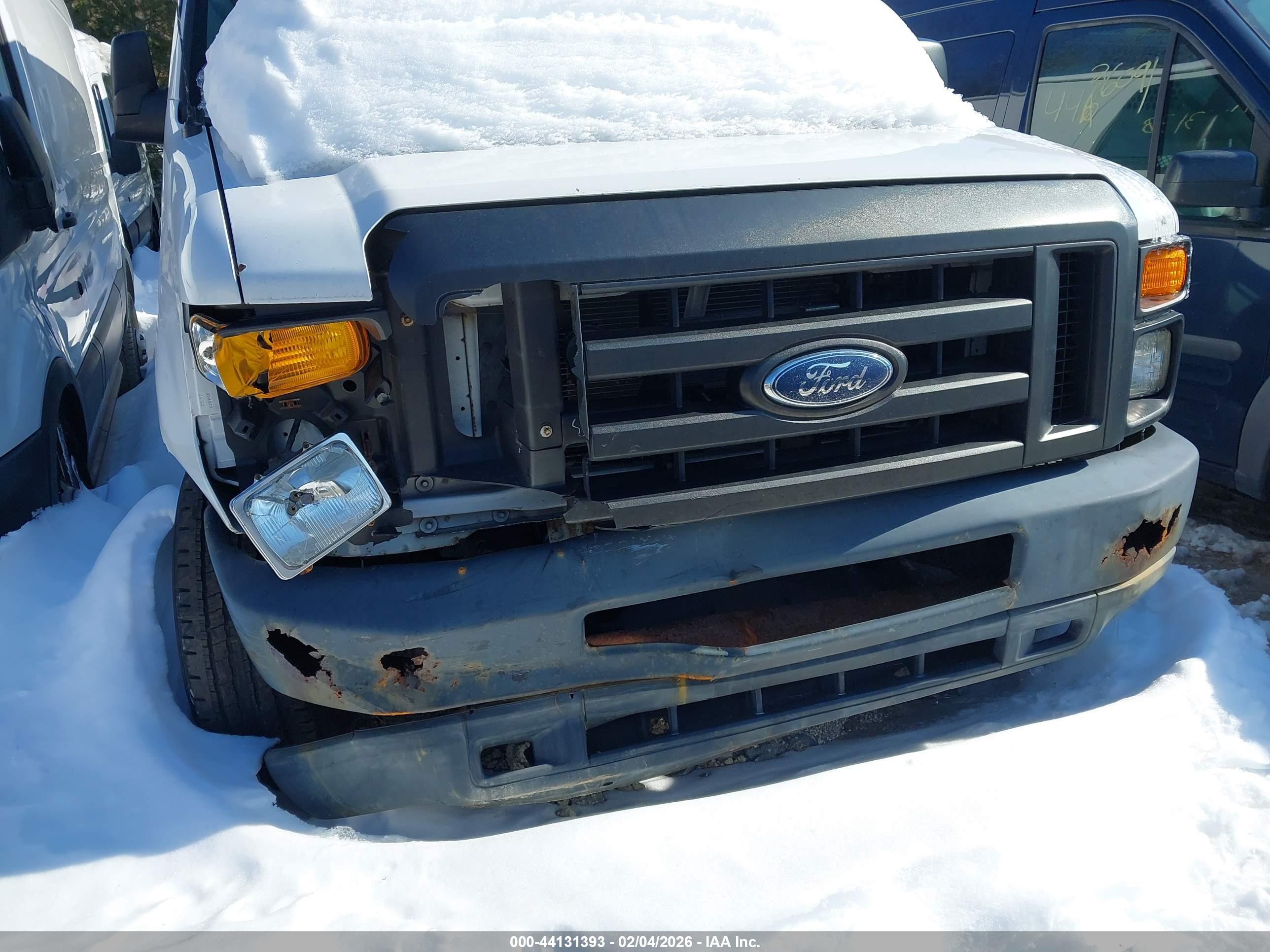 FORD E-250 image 6