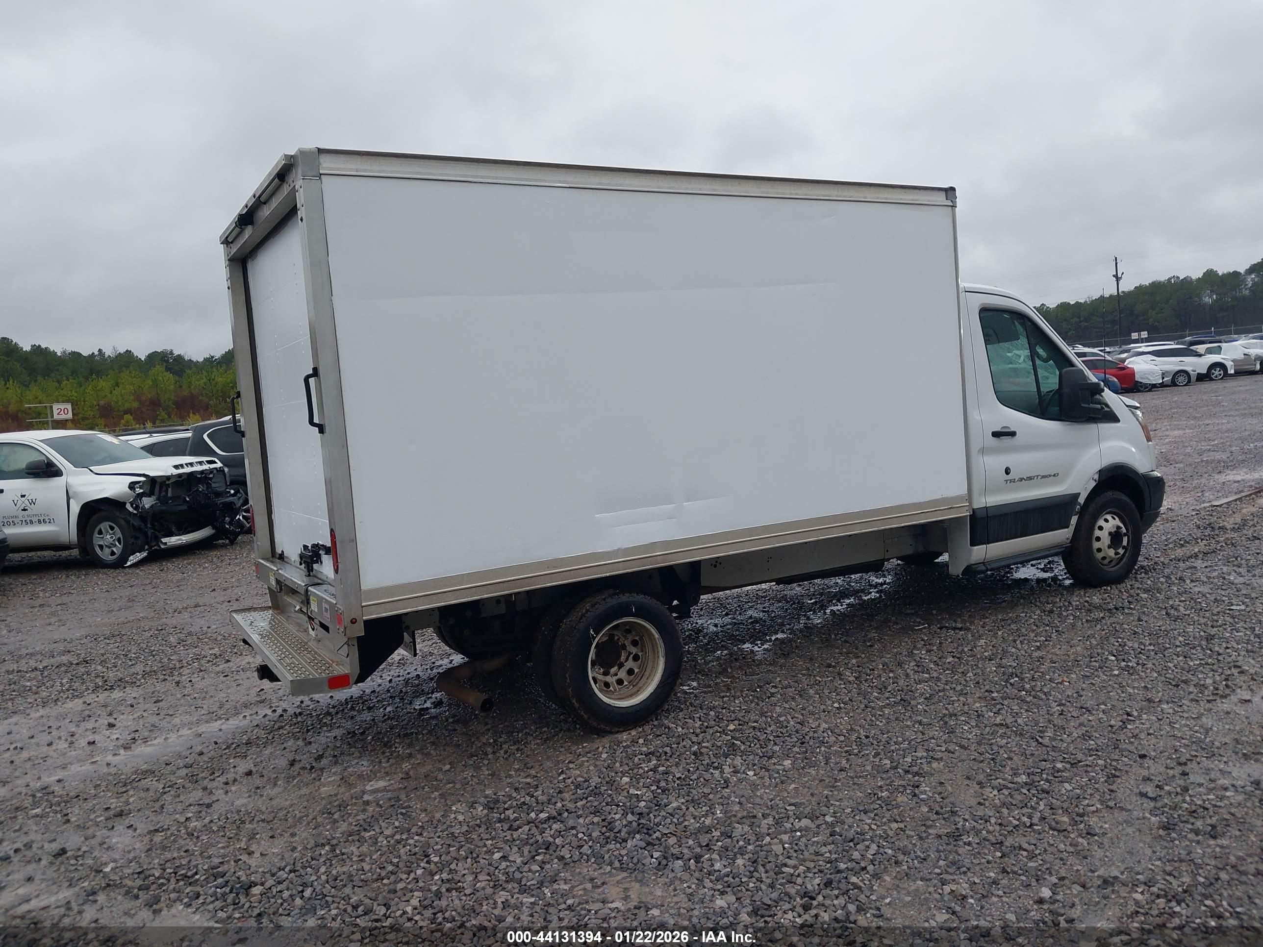 FORD TRANSIT-350 image 4