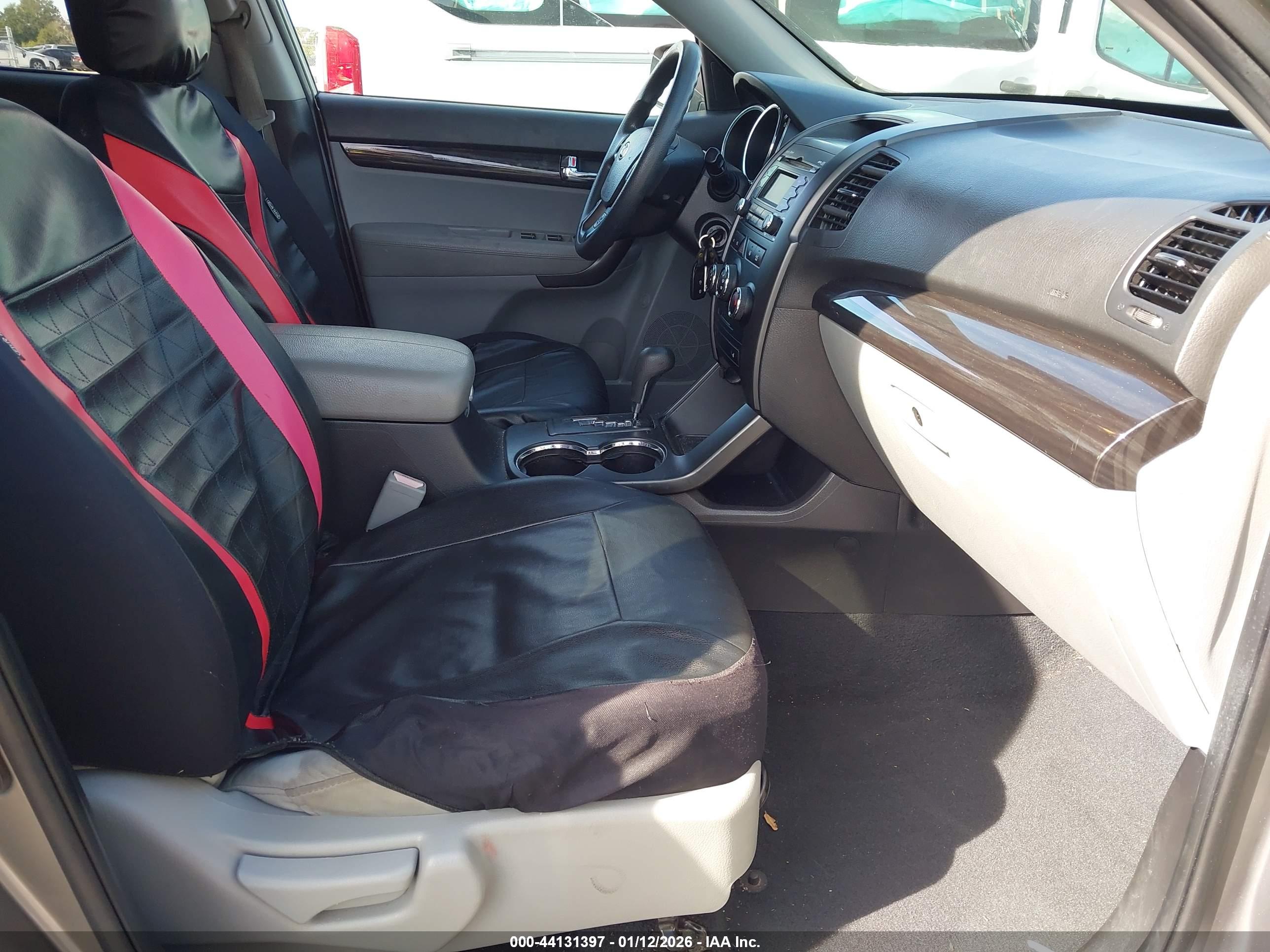 KIA SORENTO image 5