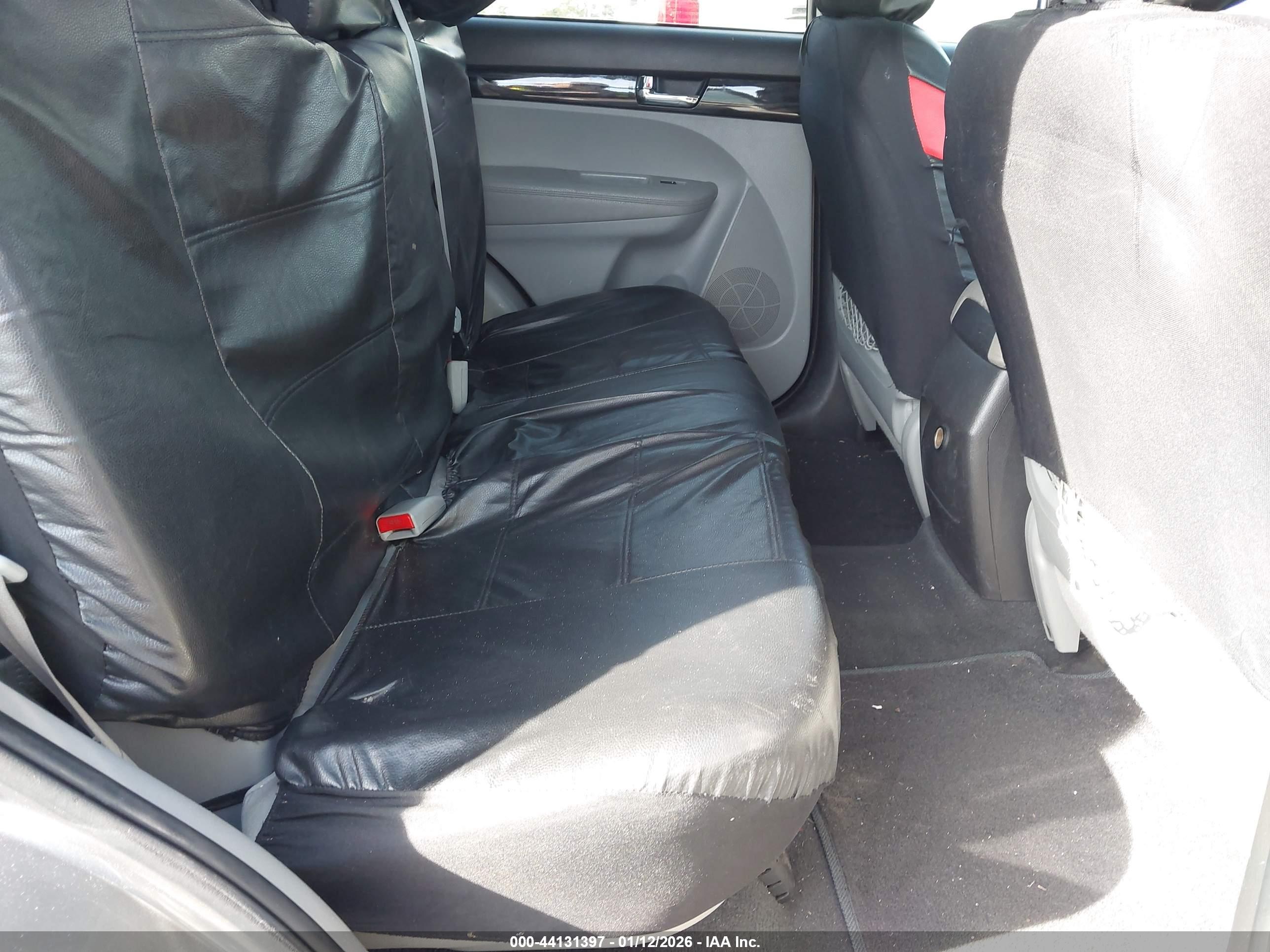 KIA SORENTO image 8