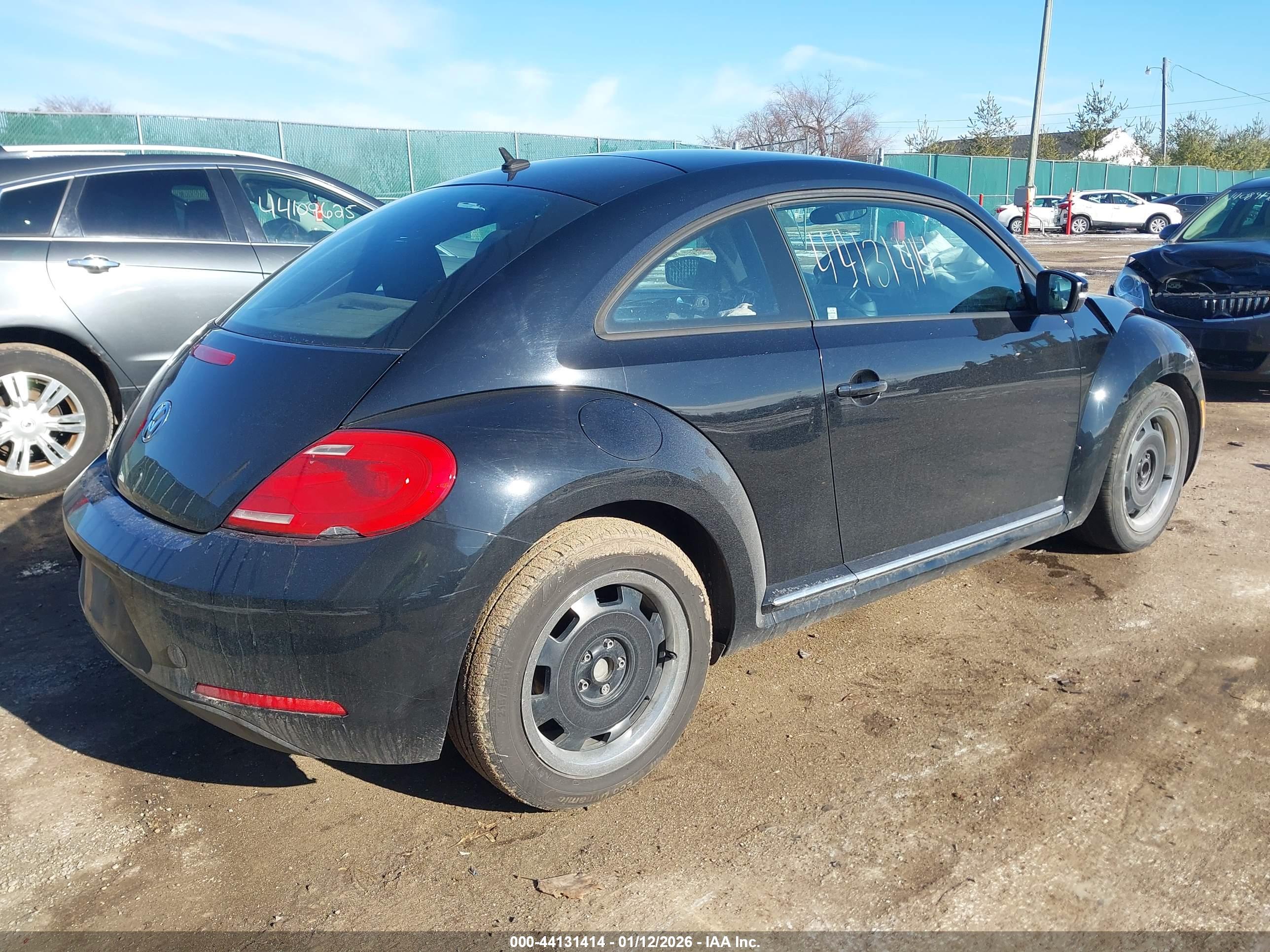 VOLKSWAGEN BEETLE image 4