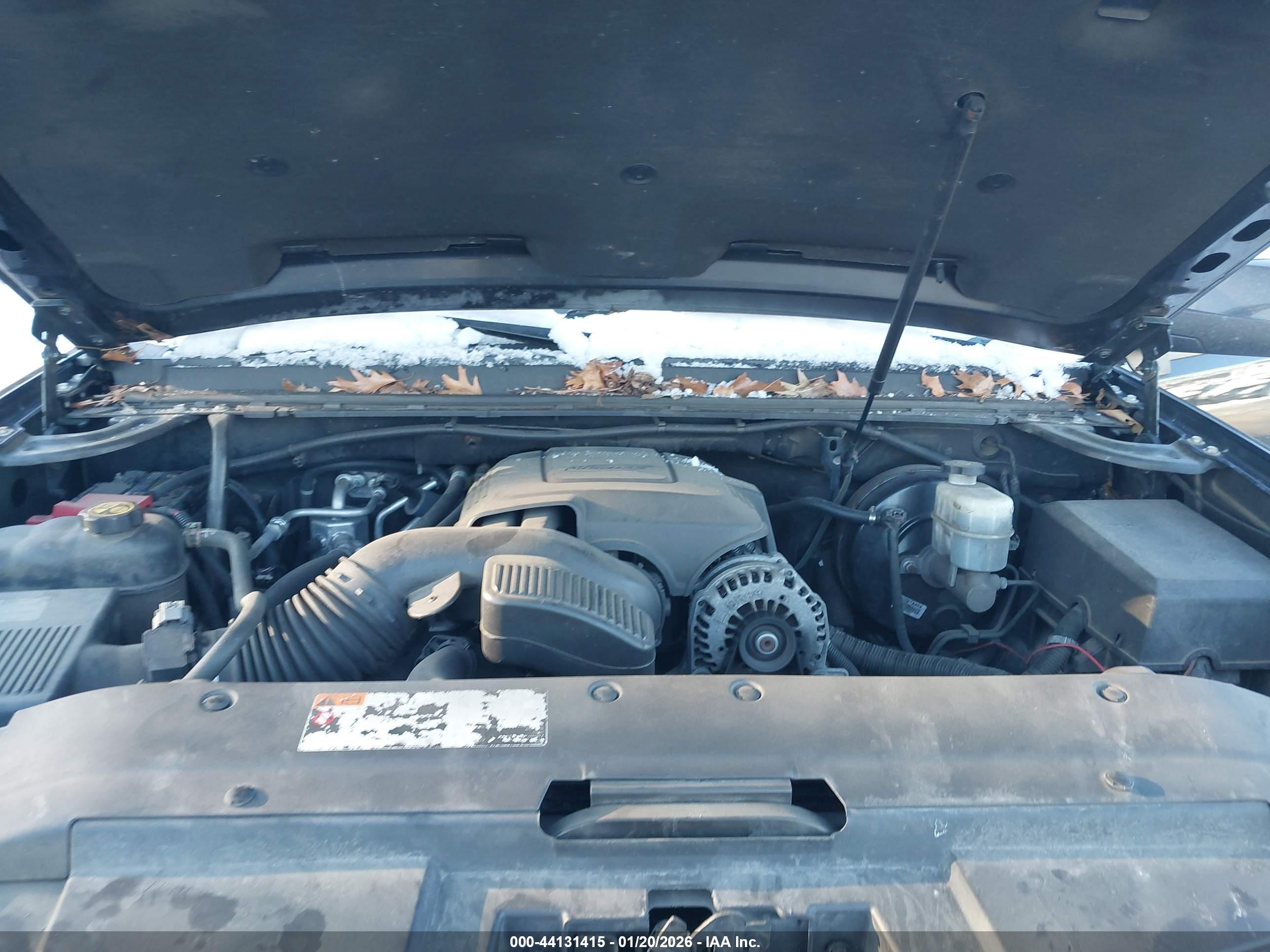 CHEVROLET SUBURBAN image 10